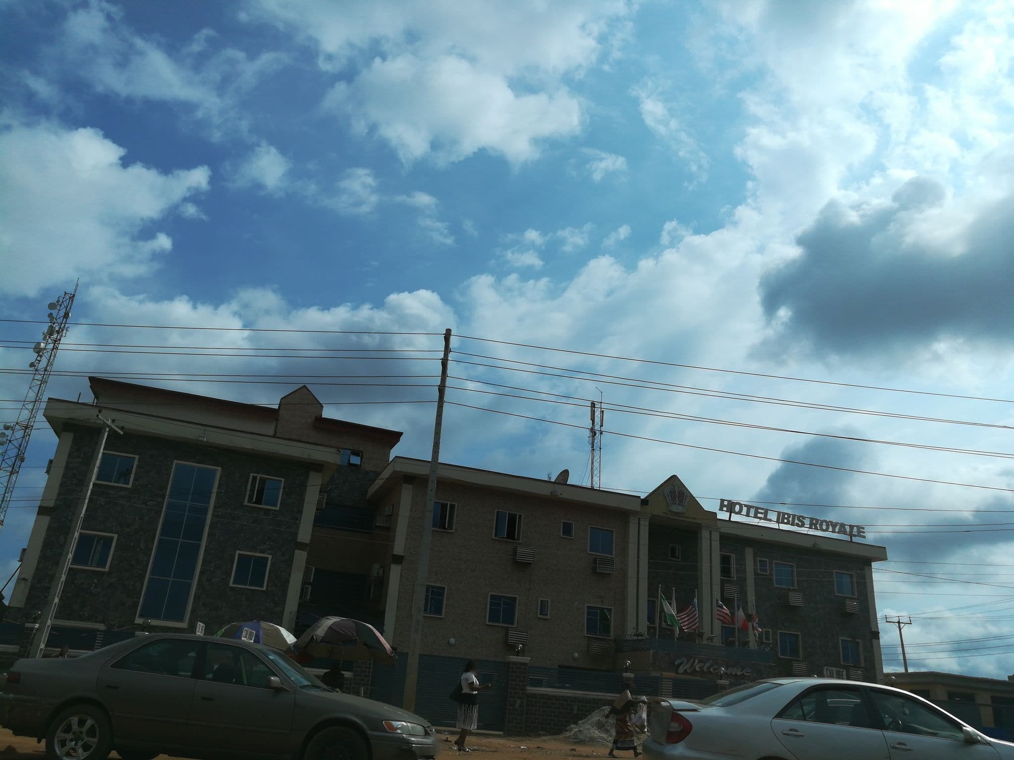 Street view near Ibis Royale, Oshodi — © ralebipim (CC BY-SA · Mapillary)