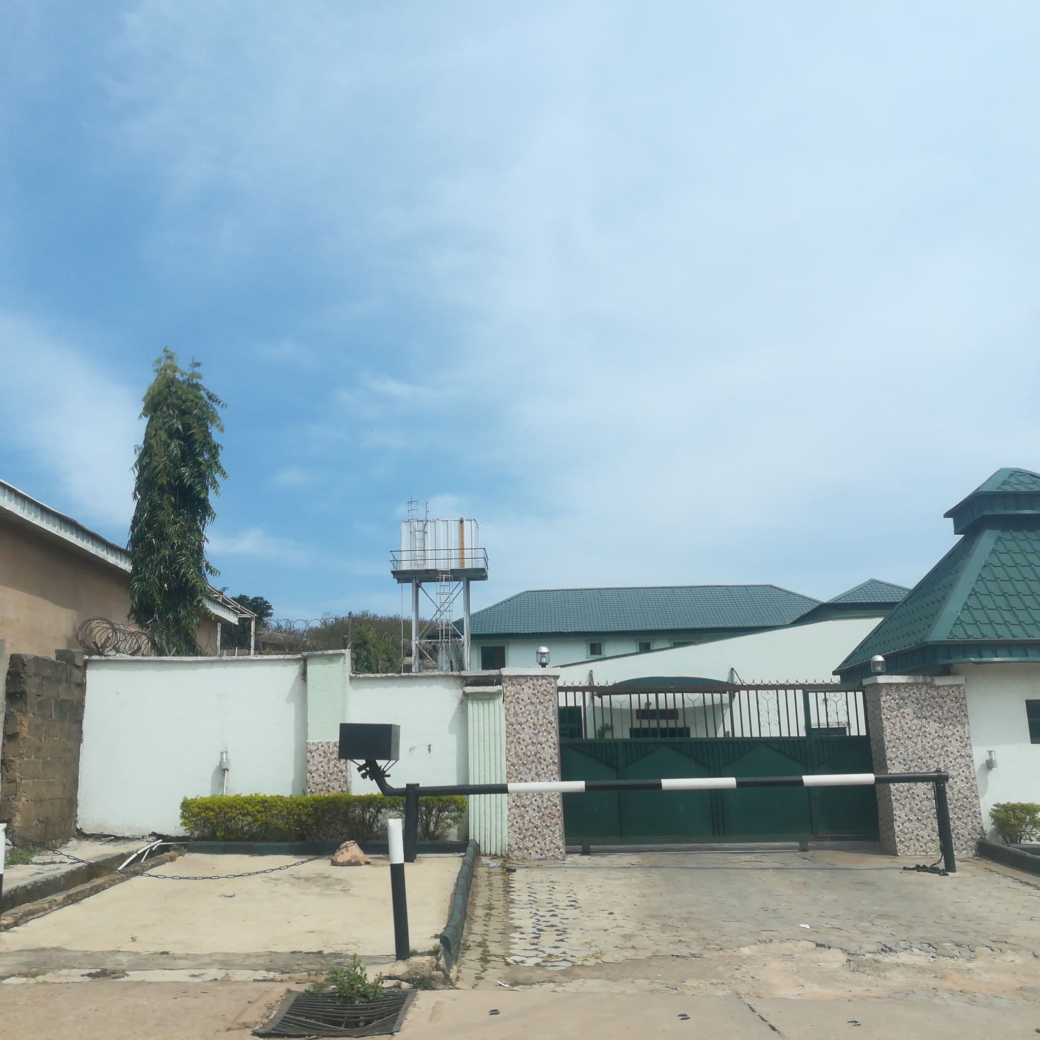 Street view near Kayrocks Hotel, Jos — © ralebipim (CC BY-SA · Mapillary)