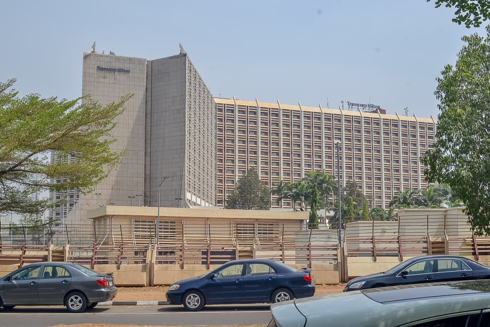 Transcorp Hilton Abuja (via Wikimedia Commons, CC BY-SA 4.0)
