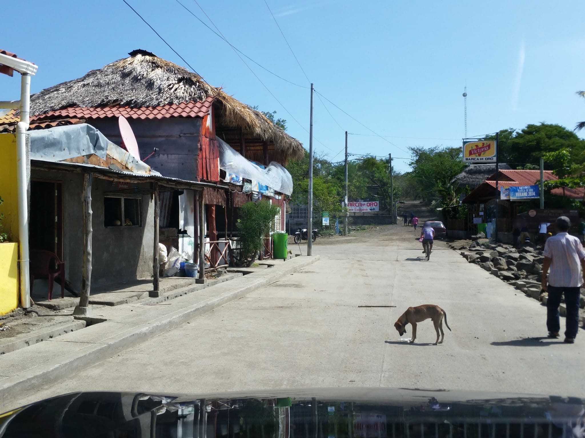 Street view near Barca de Oro Hostal Restaurante, Poneloya — © jaakkoh (CC BY-SA · Mapillary)
