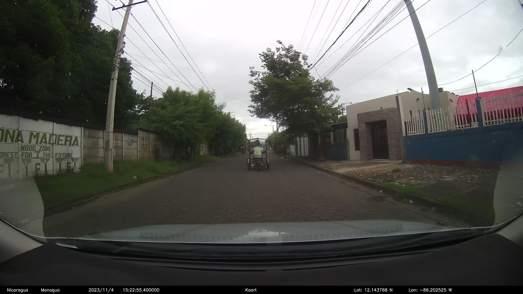 Street view near Keiser Zona Franca, Managua