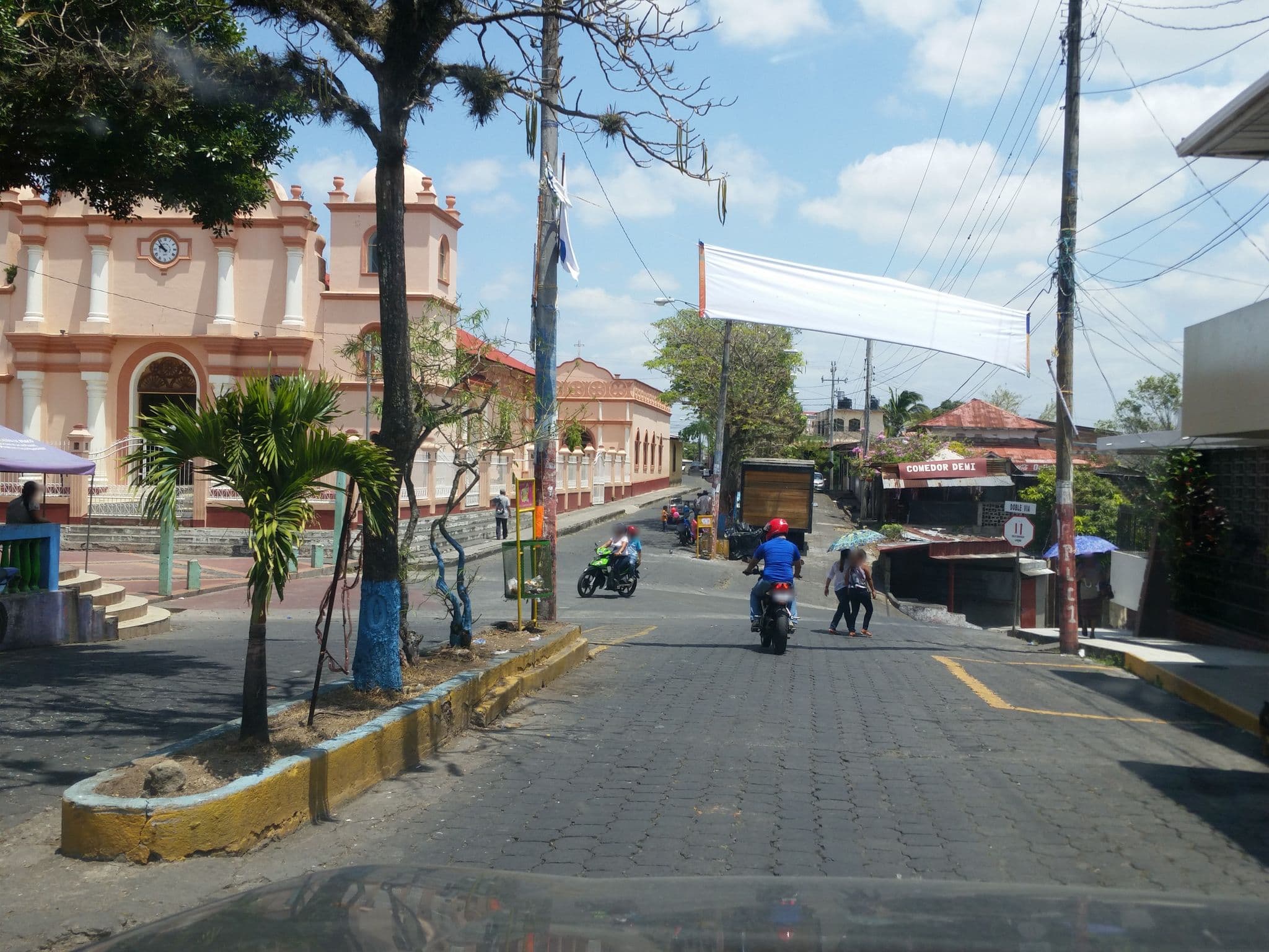 Street view near Hotel Sobalvarro, Boaco — © jaakkoh (CC BY-SA · Mapillary)