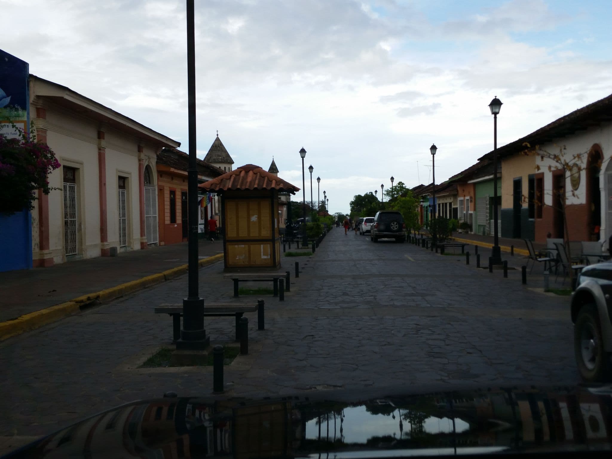 Street view near Hostal el Buen Samaritano, Granada — © jaakkoh (CC BY-SA · Mapillary)