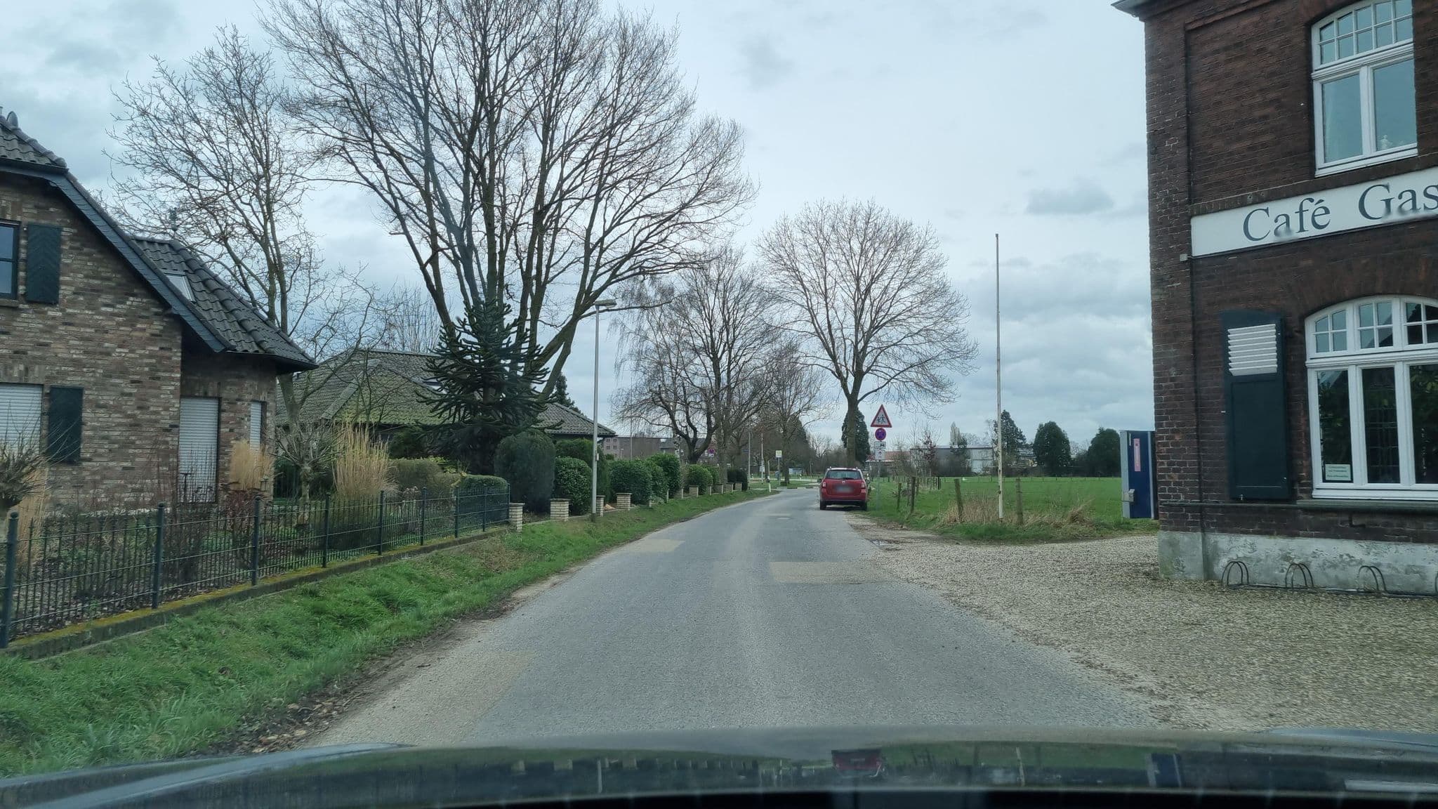 Street view near Gästezimmer "Schmidthausen", Tolkamer — © helfrich (CC BY-SA · Mapillary)