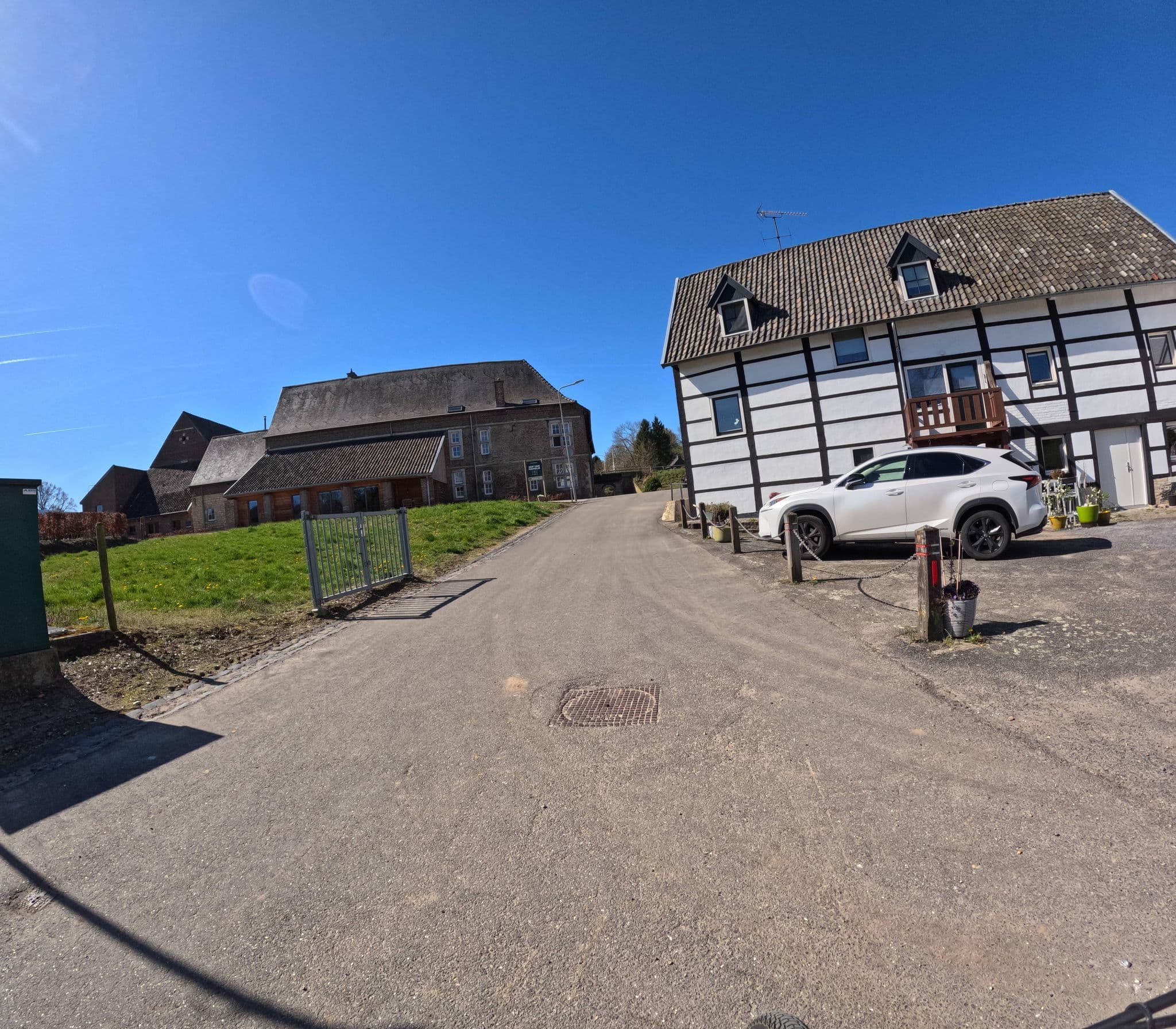 Street view near Tante Toos, Vijlen — © madel (CC BY-SA · Mapillary)
