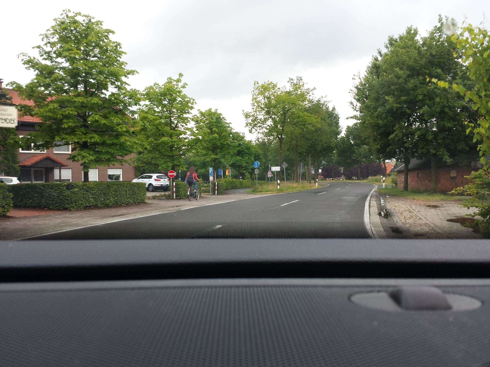 Street view near Hotel-Restaurant Kloppendiek, Groenlo — © commodoortje (CC BY-SA · Mapillary)