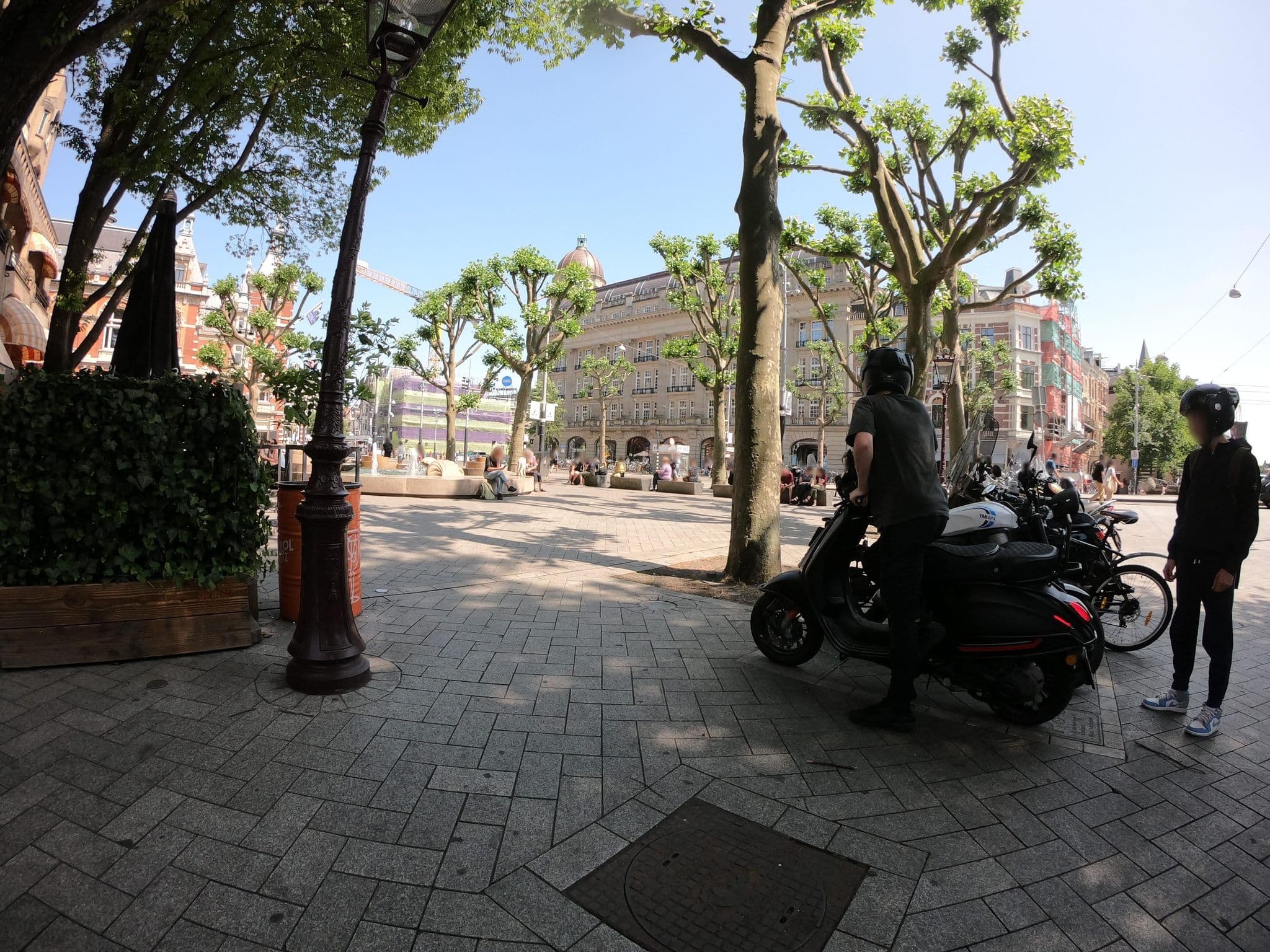 Street view near Clayton Hotel Amsterdam American, Amsterdam — © richlv (CC BY-SA · Mapillary)