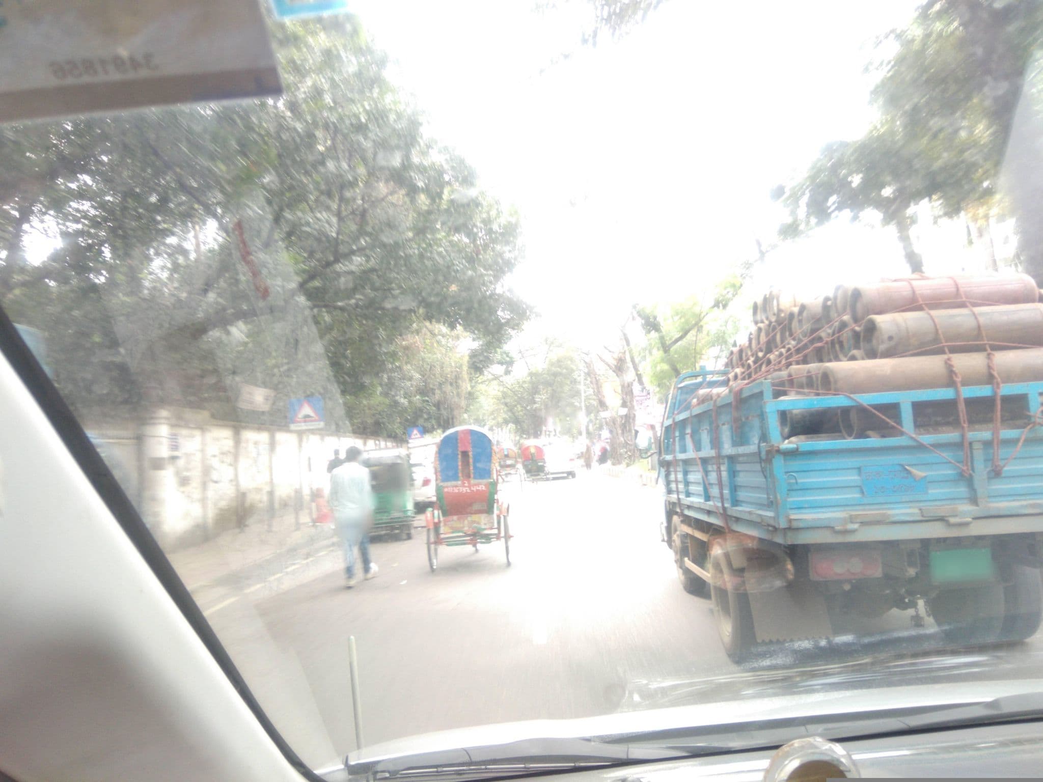 Street view near Nilkhet Kormojibi Mohila Hostel, Katabon Rd, Dhaka, Azimpur — © SamsulArafin (CC BY-SA · Mapillary)
