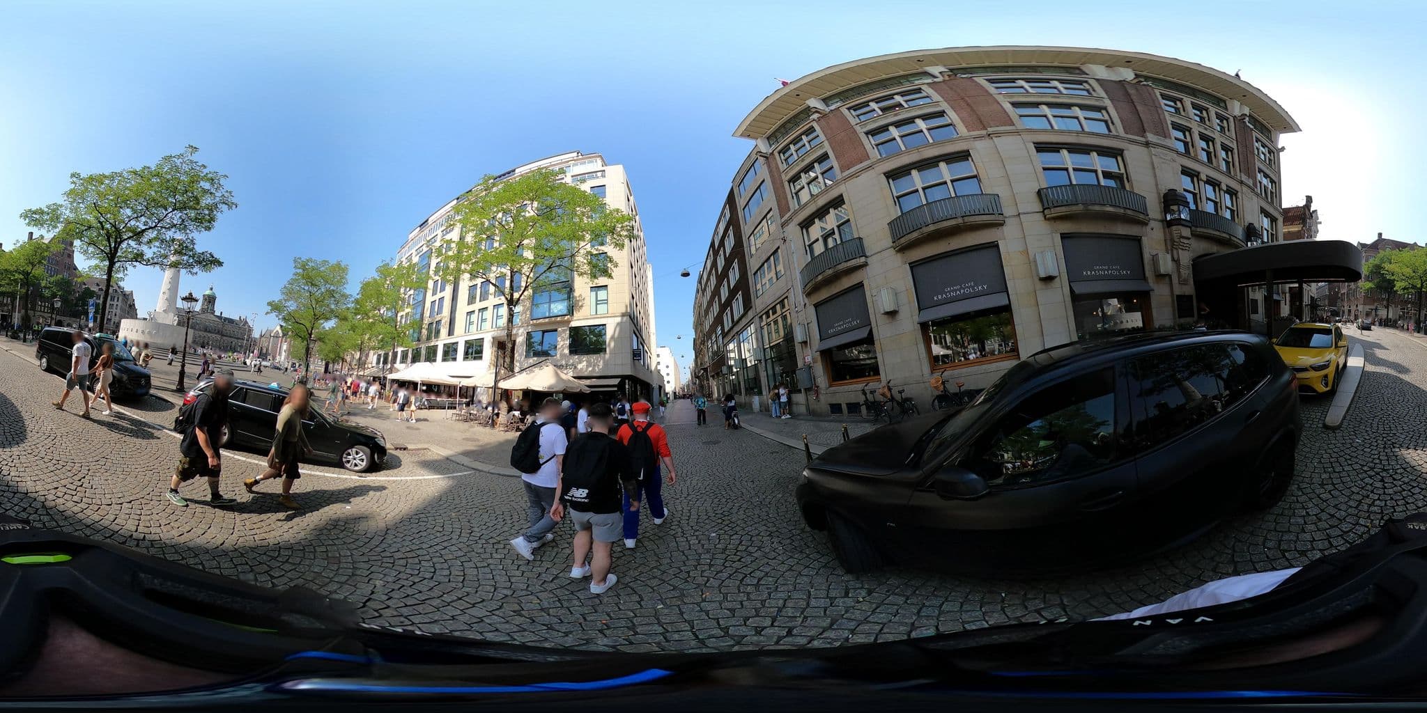 Street view near Anantara Grand Hotel Krasnapolsky, Amsterdam