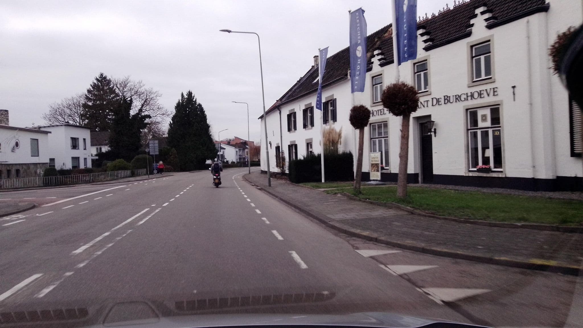 Street view near De Burghoeve, Broekhem — © joopjrvdl (CC BY-SA · Mapillary)