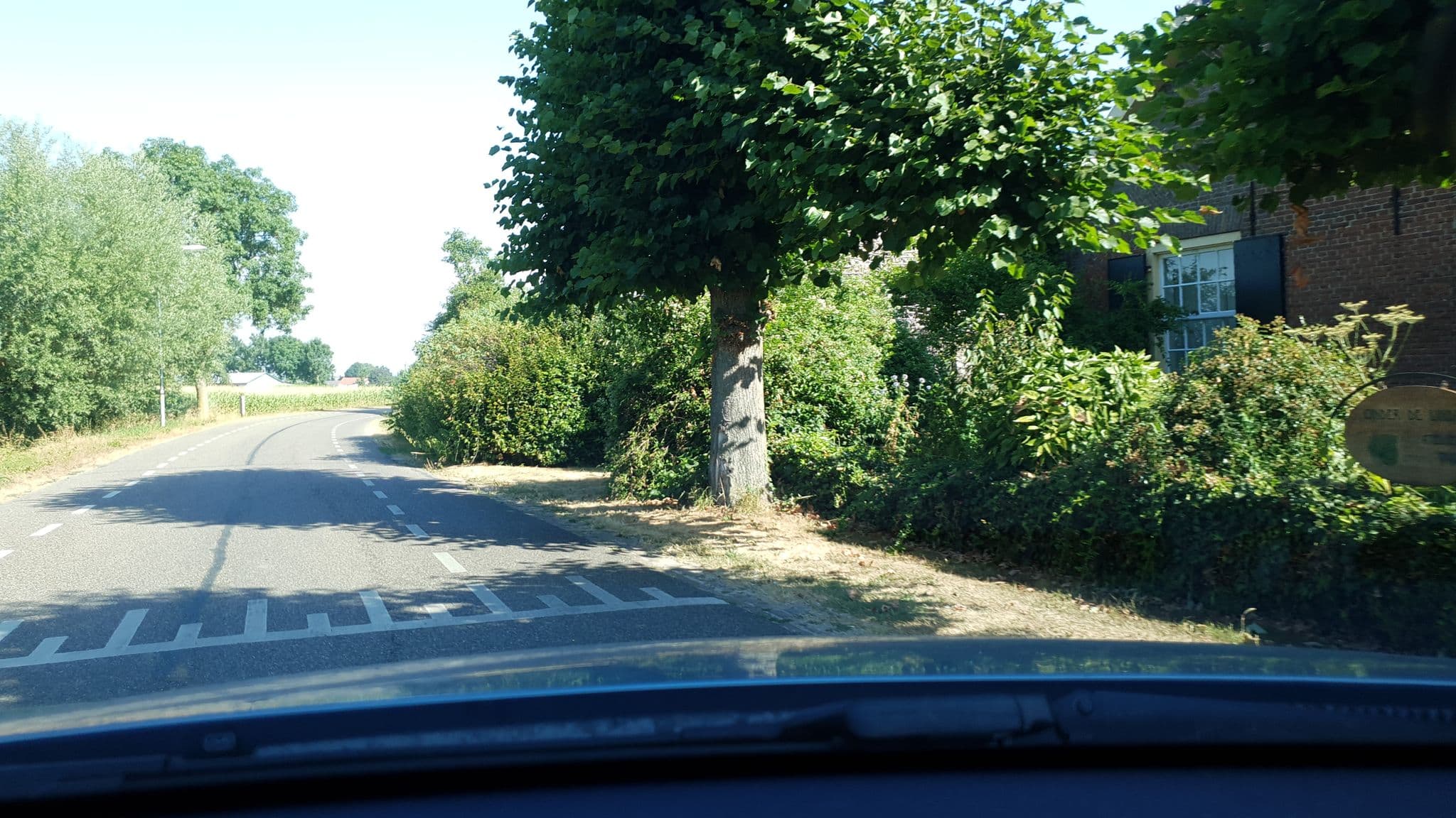Street view near Onder de linden, Valendries — © mvanbaal (CC BY-SA · Mapillary)