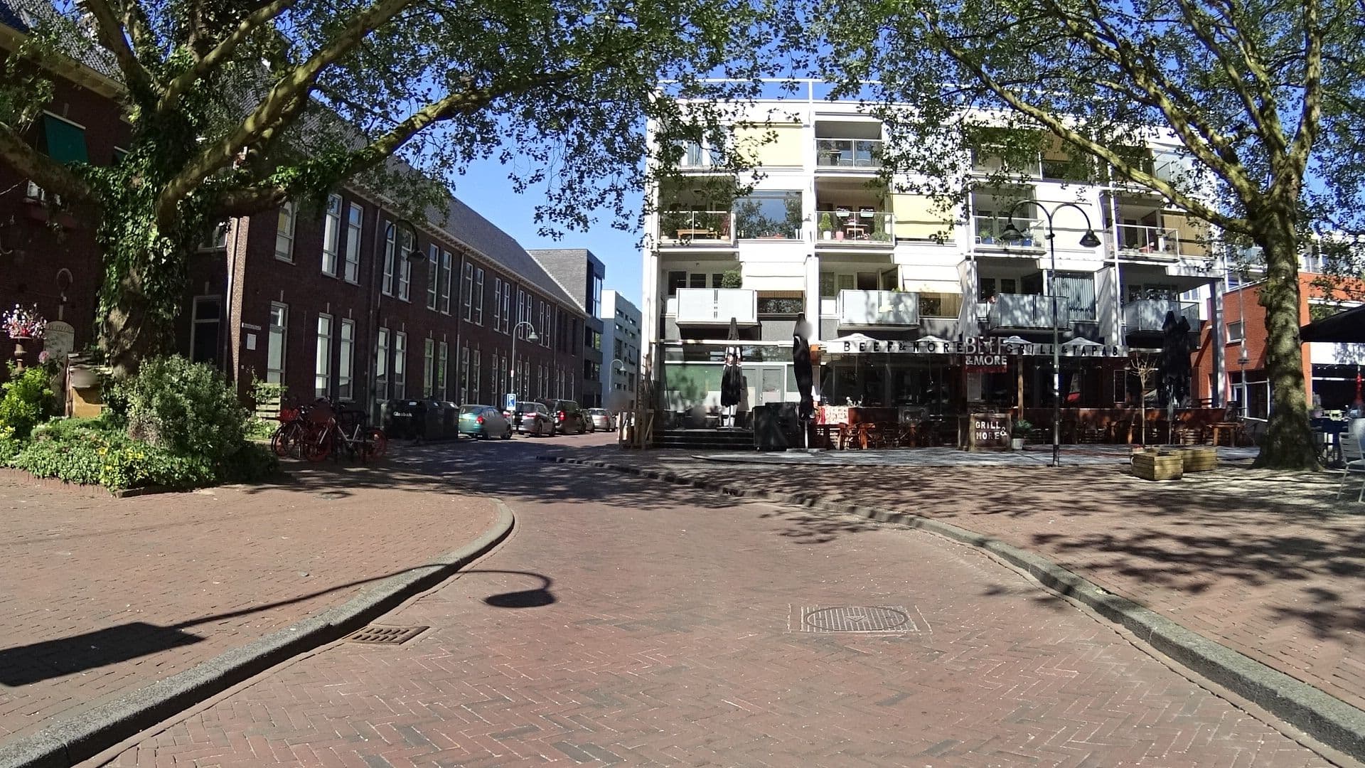 Street view near Hotel de Plataan, Delft — © fietsersbond (CC BY-SA · Mapillary)