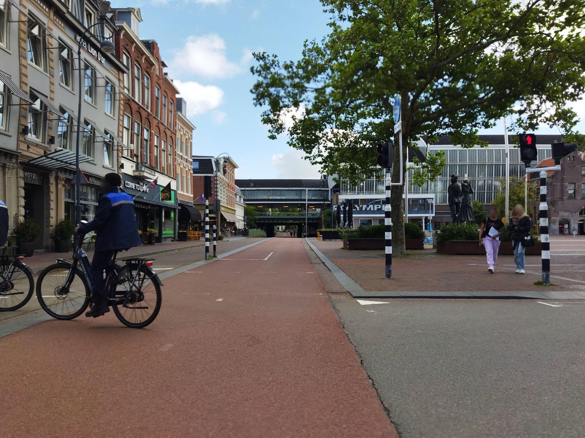 Street view near Lion D'Or, Haarlem — © changchun1 (CC BY-SA · Mapillary)
