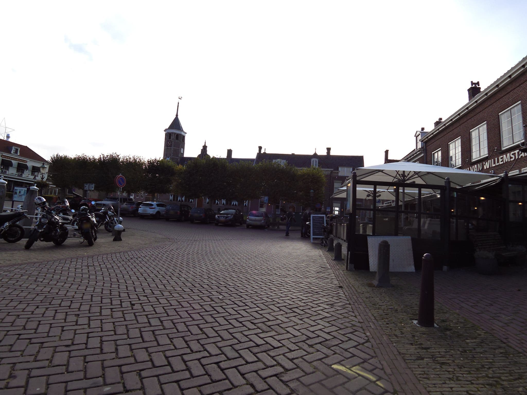 Street view near Wapen van Willemstad, Numansdorp — © sander_h (CC BY-SA · Mapillary)