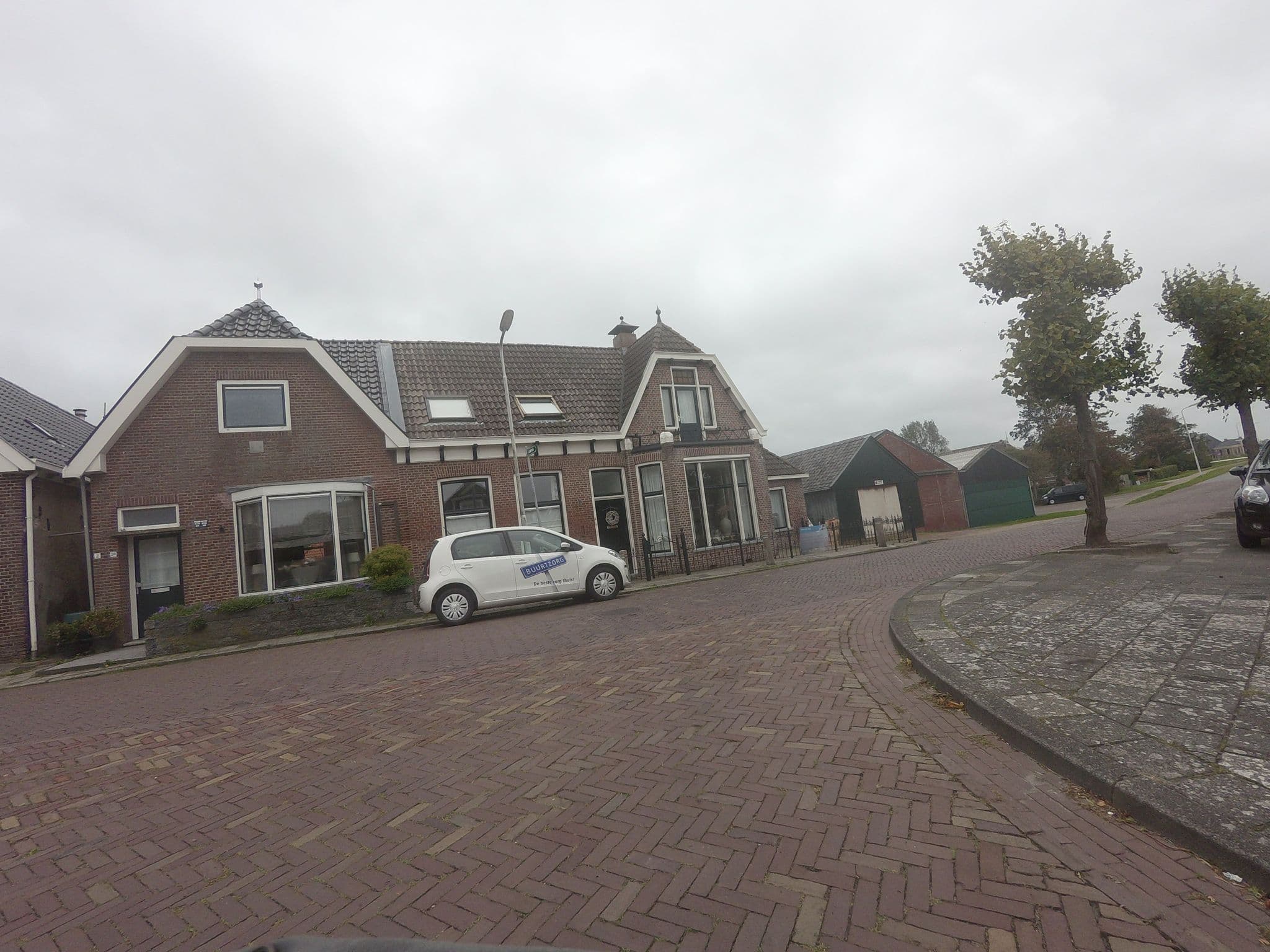 Street view near Het Amelander Veerhuis, Holwert — © ankeric (CC BY-SA · Mapillary)
