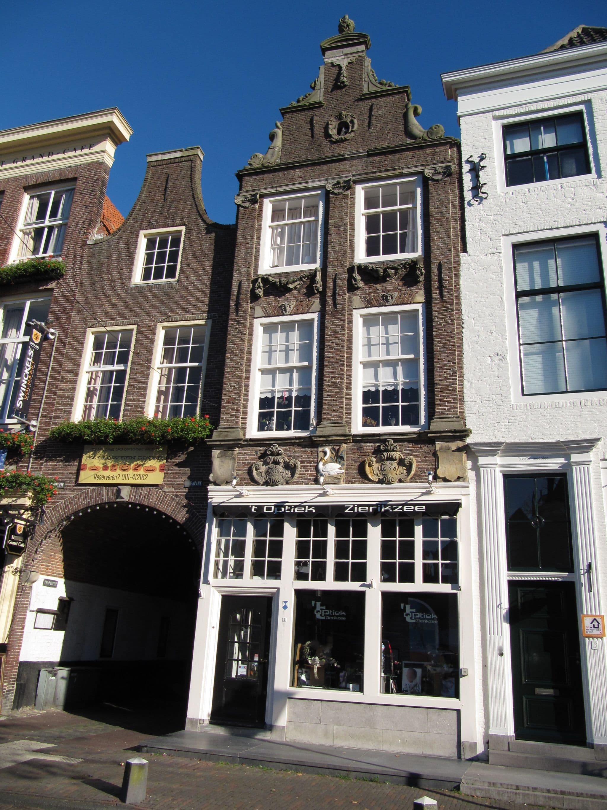 Street view near Hotel Restaurant Hector, Zierikzee — © micmin1972 (CC BY-SA · Mapillary)