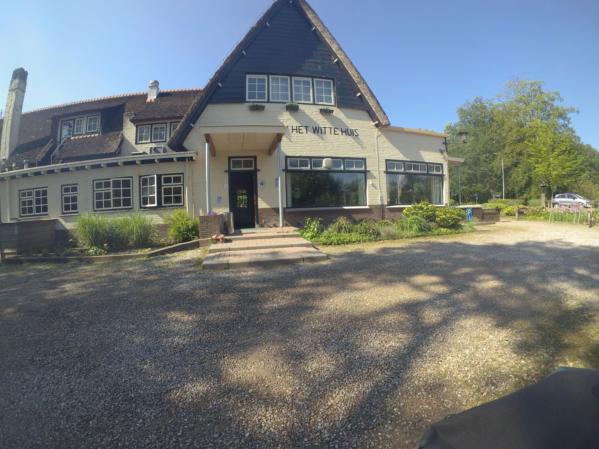 Street view near Hotel restaurant Het Witte Huis, Beetsterzwaag — © marczoutendijk (CC BY-SA · Mapillary)