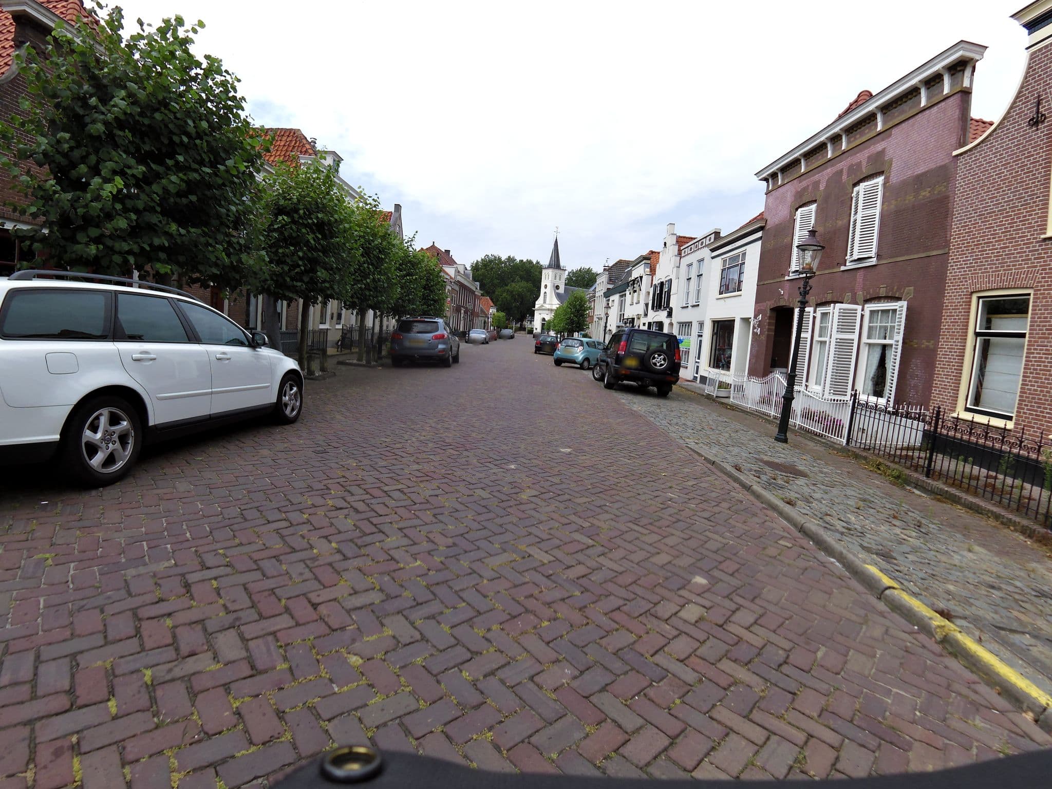 Street view near 13, Dinteloord — © sander_h (CC BY-SA · Mapillary)