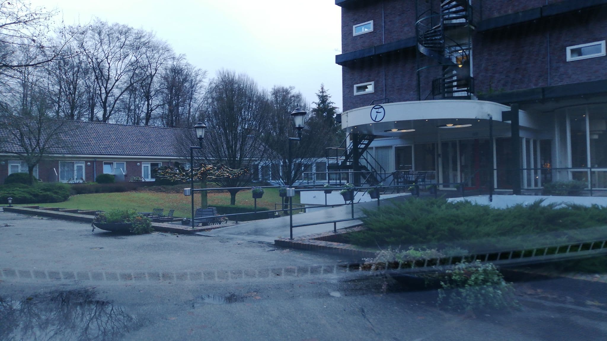 Street view near Hotel-Restaurant Beekbergen-Apeldoorn, Beekbergen — © krm (CC BY-SA · Mapillary)