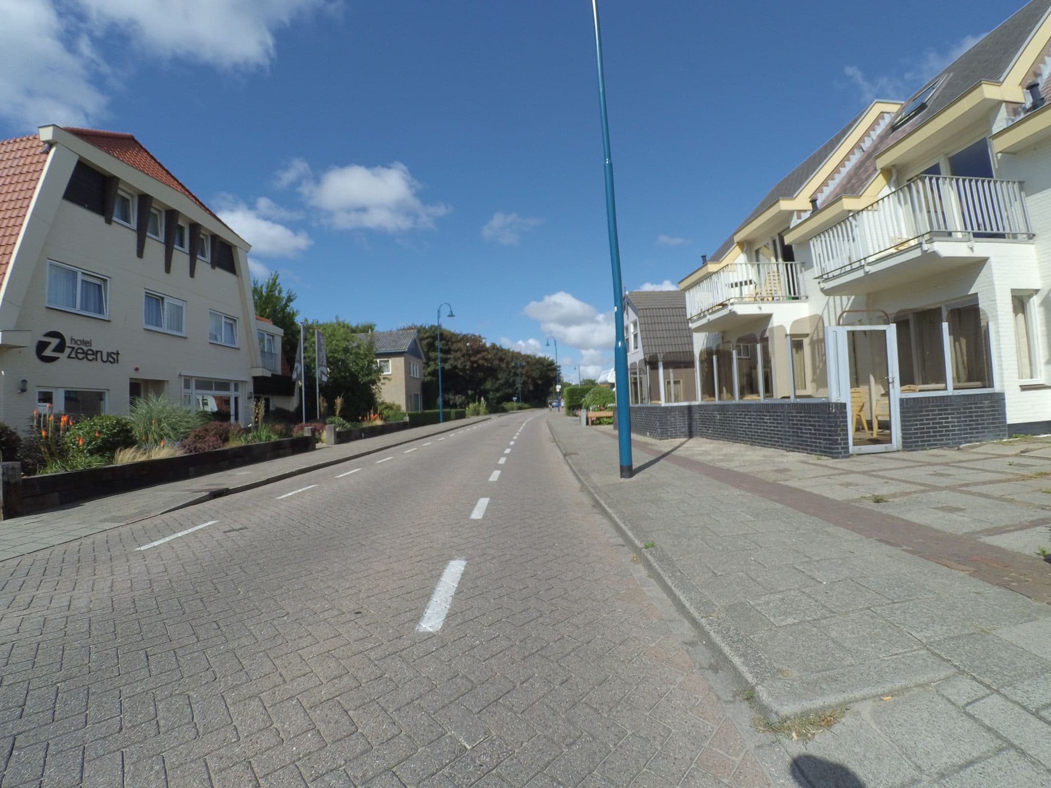 Street view near Hotel Zeerust, De Koog — © peewee32 (CC BY-SA · Mapillary)