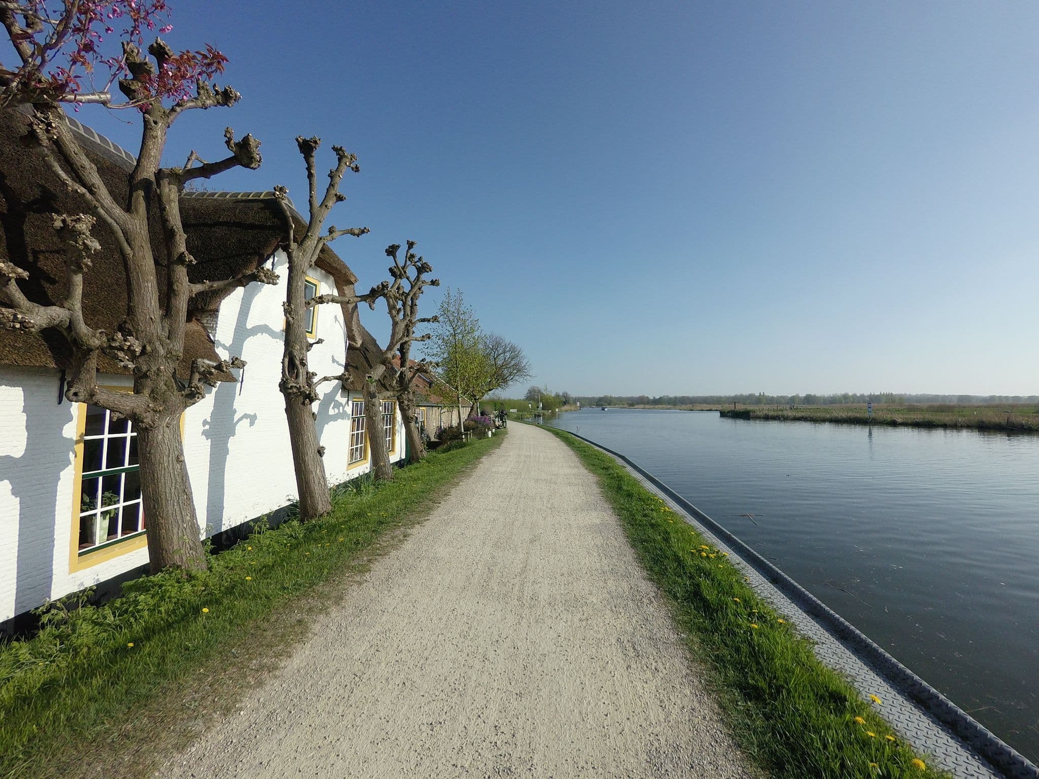 Street view near B&B Rechthuis van Zouteveen, Schipluiden — © ankeric (CC BY-SA · Mapillary)