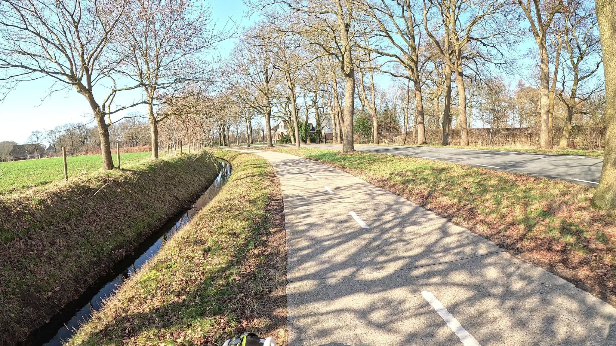 Street view near Bed and Breakfast Huis ter Hansouwe, Eelde — © thewizard (CC BY-SA · Mapillary)