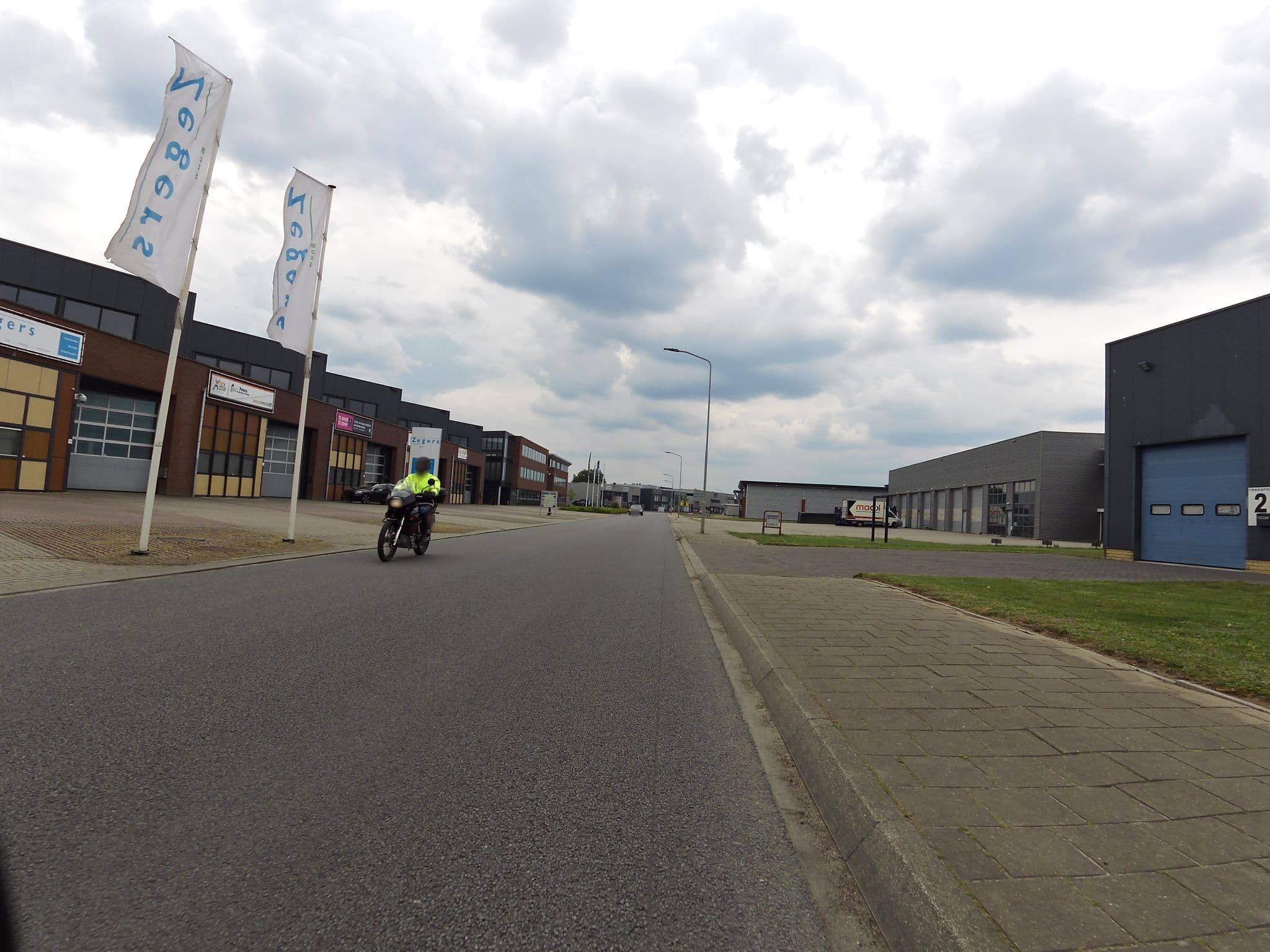 Street view near De Bedstee, Oosseld — © wimmel (CC BY-SA · Mapillary)