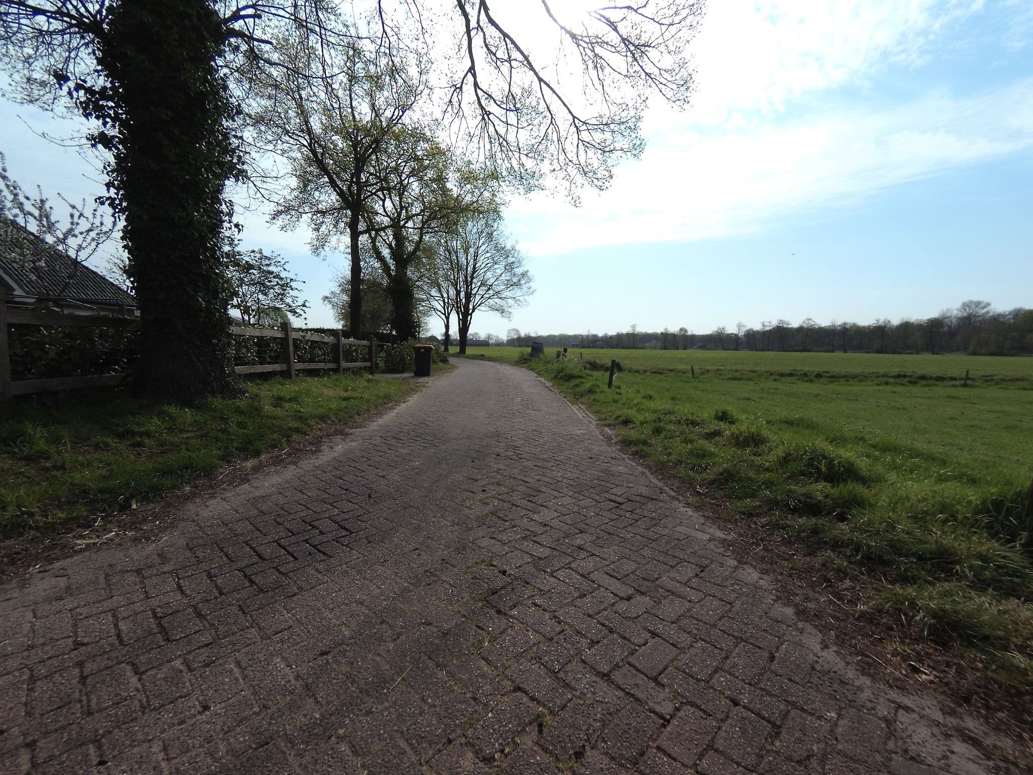 Street view near de Omrand, Hoevelaken — © peewee32 (CC BY-SA · Mapillary)