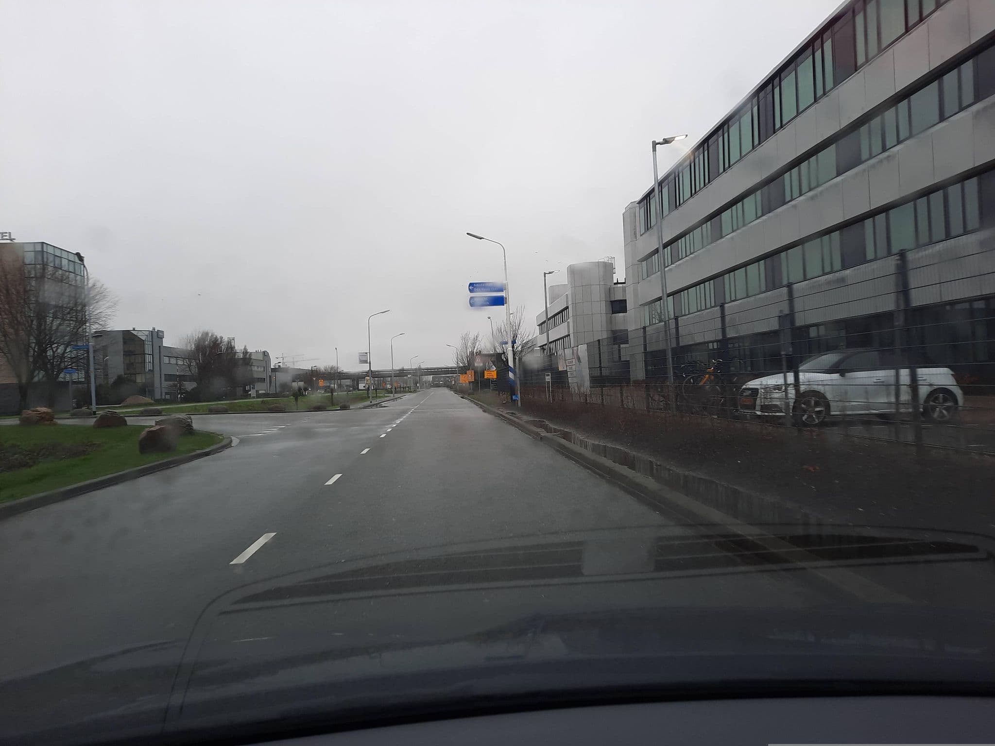 Street view near Moxy Amsterdam Schiphol Airport, Hoofddorp — © Lowiekse (CC BY-SA · Mapillary)
