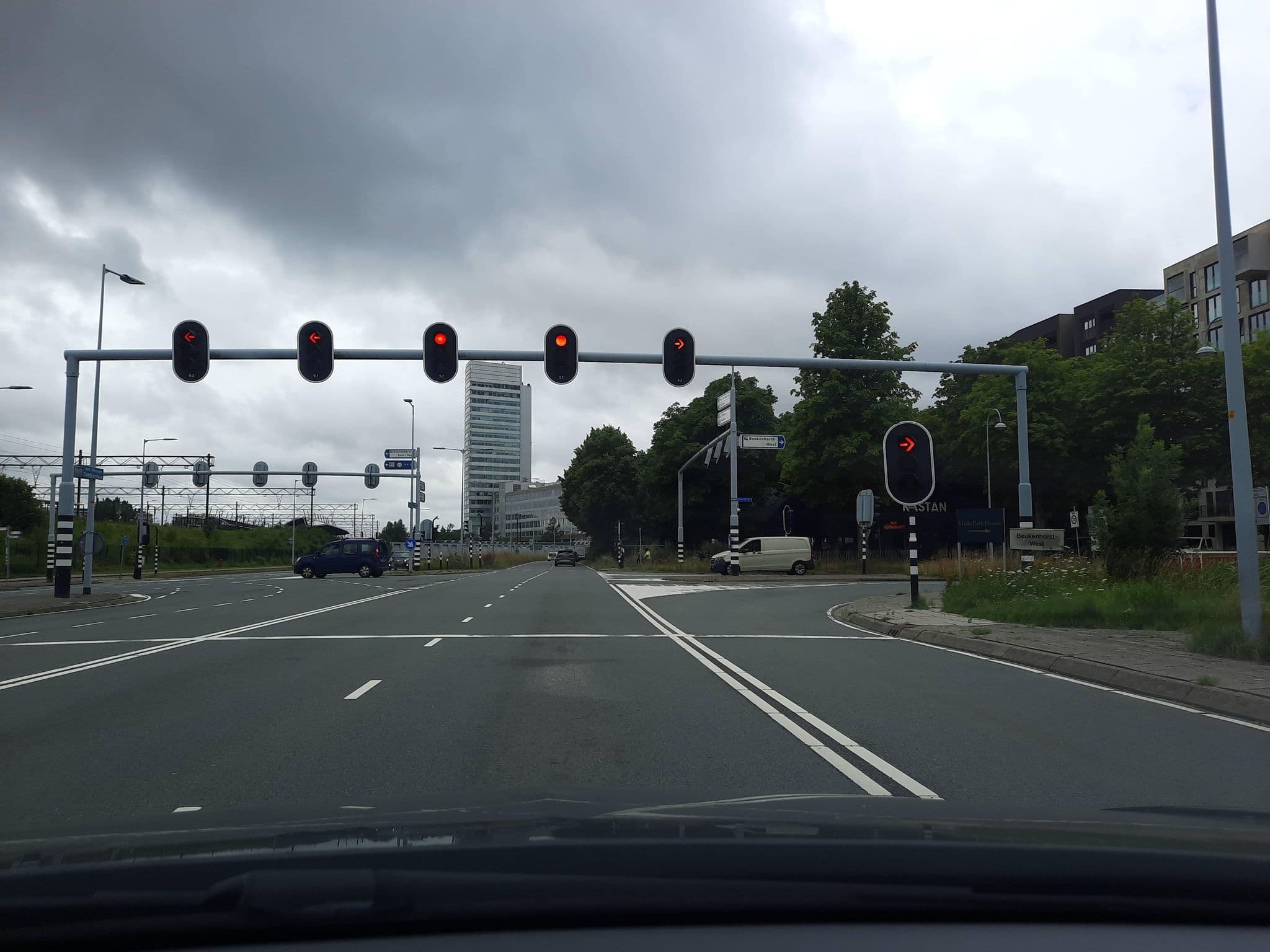Street view near Hampton by Hilton Amsterdam Airport Schiphol, Hoofddorp — © Lowiekse (CC BY-SA · Mapillary)