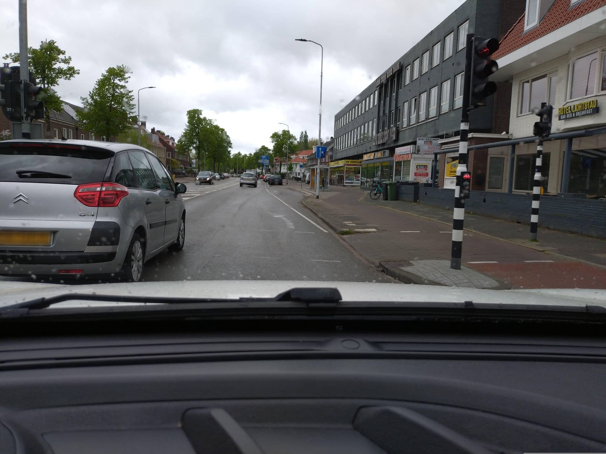 Street view near Hotel Lichtstad, Tivoli — © algirdasc (CC BY-SA · Mapillary)