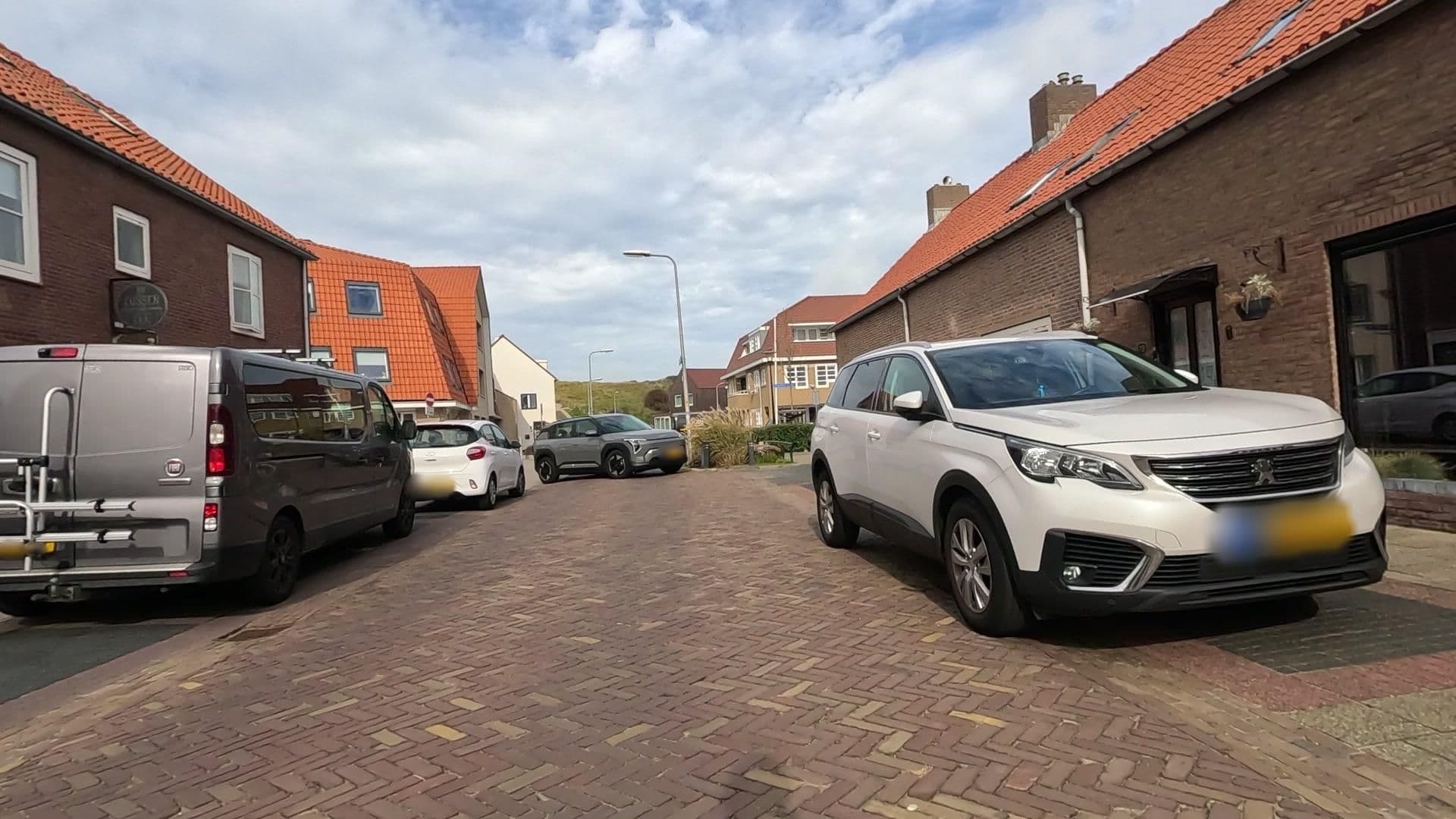 Street view near Zussen aan Zee, Monster — © uwekoch (CC BY-SA · Mapillary)