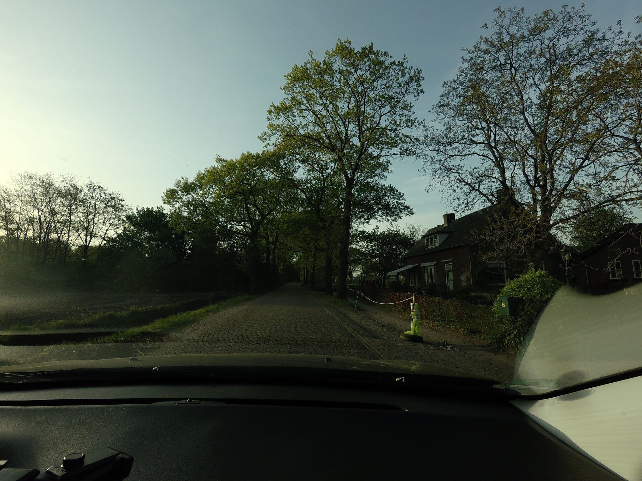 Street view near Kampeerboerderij De Kiek, Alphen — © ankeric (CC BY-SA · Mapillary)