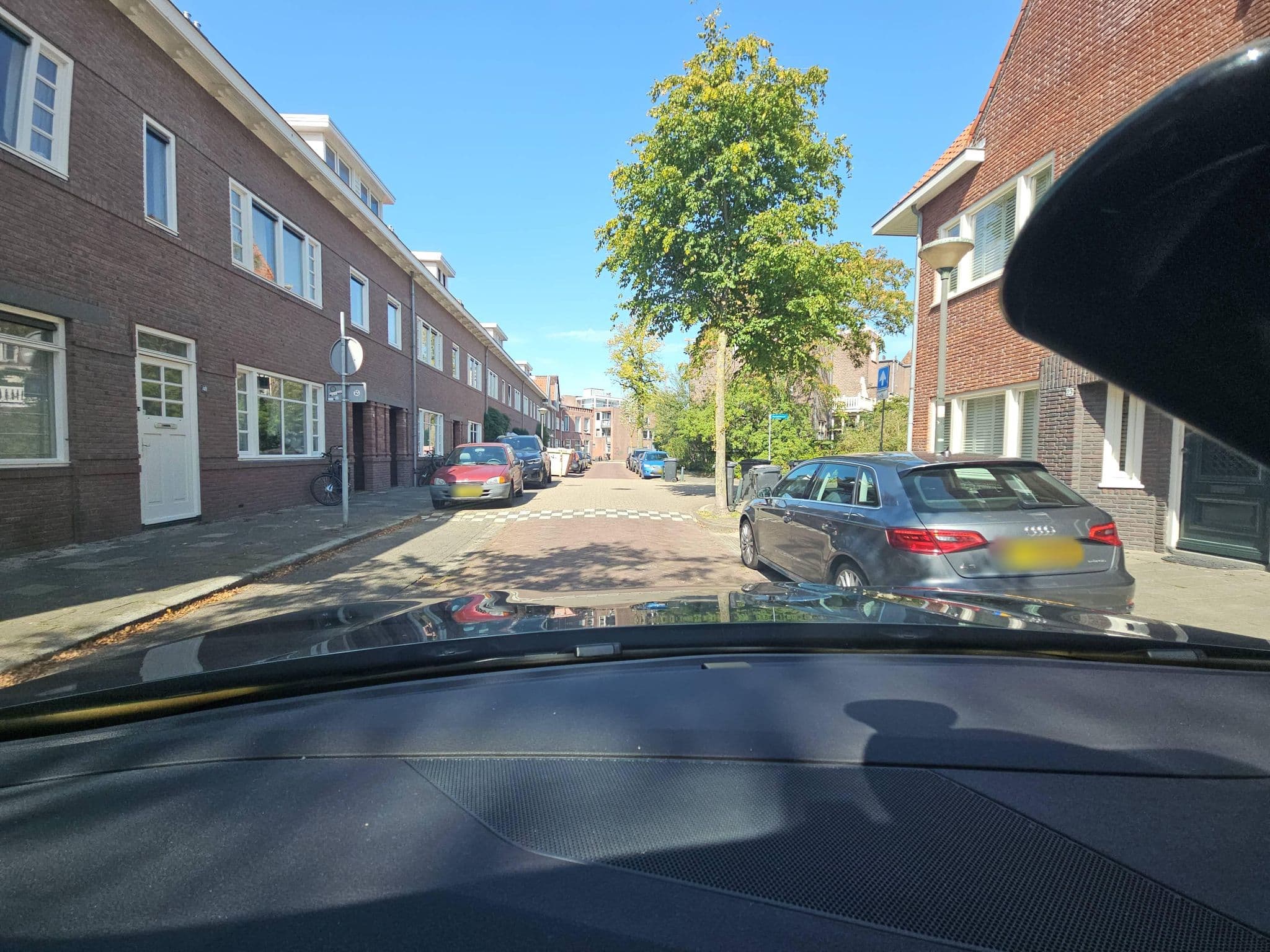 Street view near Juliana, Eindhoven — © toho (CC BY-SA · Mapillary)