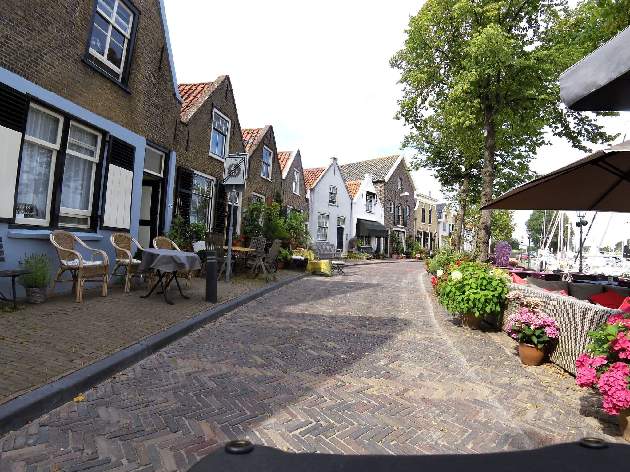 Street view near B&B het Kadehuisje, Middelharnis — © sander_h (CC BY-SA · Mapillary)