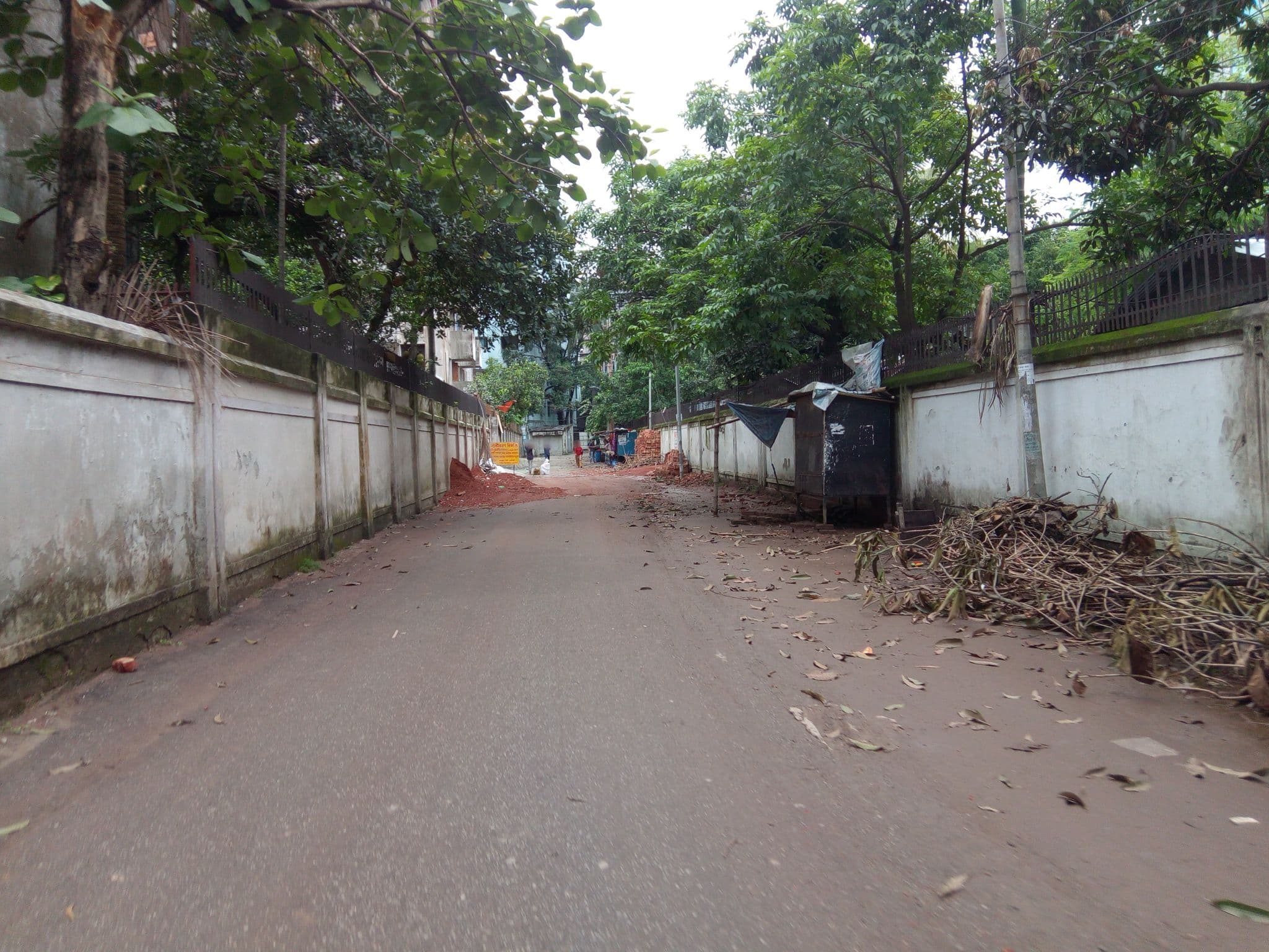 Street view near Shahid Janani Hostel, Dhanmondi — © mapdhaka (CC BY-SA · Mapillary)