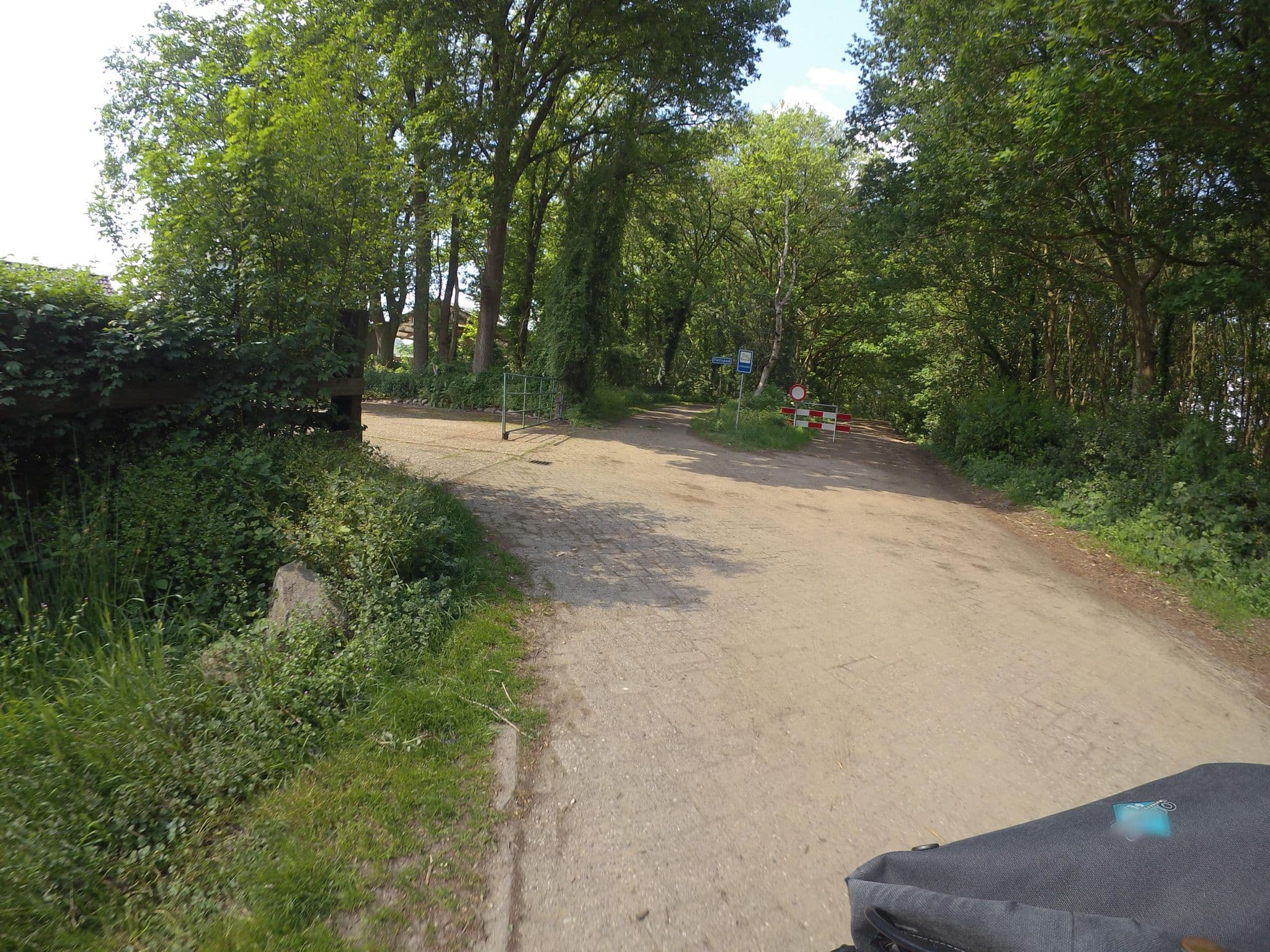 Street view near Kampeerboerderij Manege 't Holtingerzand, Uffelte — © marczoutendijk (CC BY-SA · Mapillary)