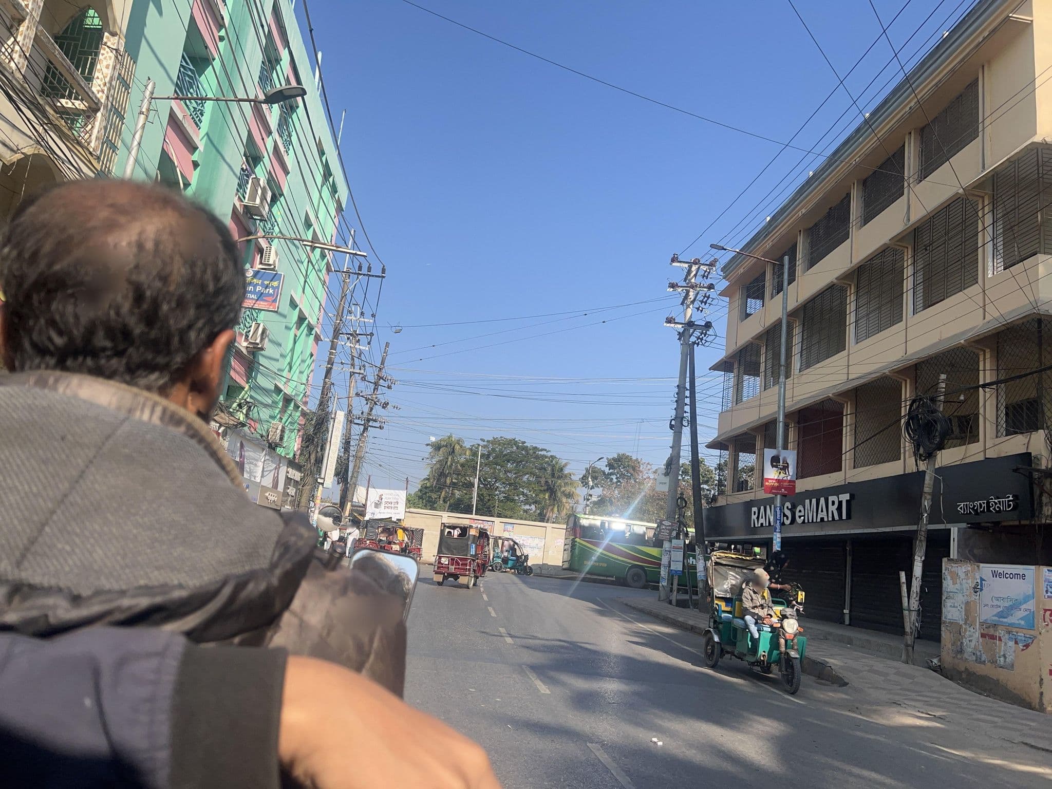Street view near Holiday, Cox’s Bāzār — © Shanji_6 (CC BY-SA · Mapillary)