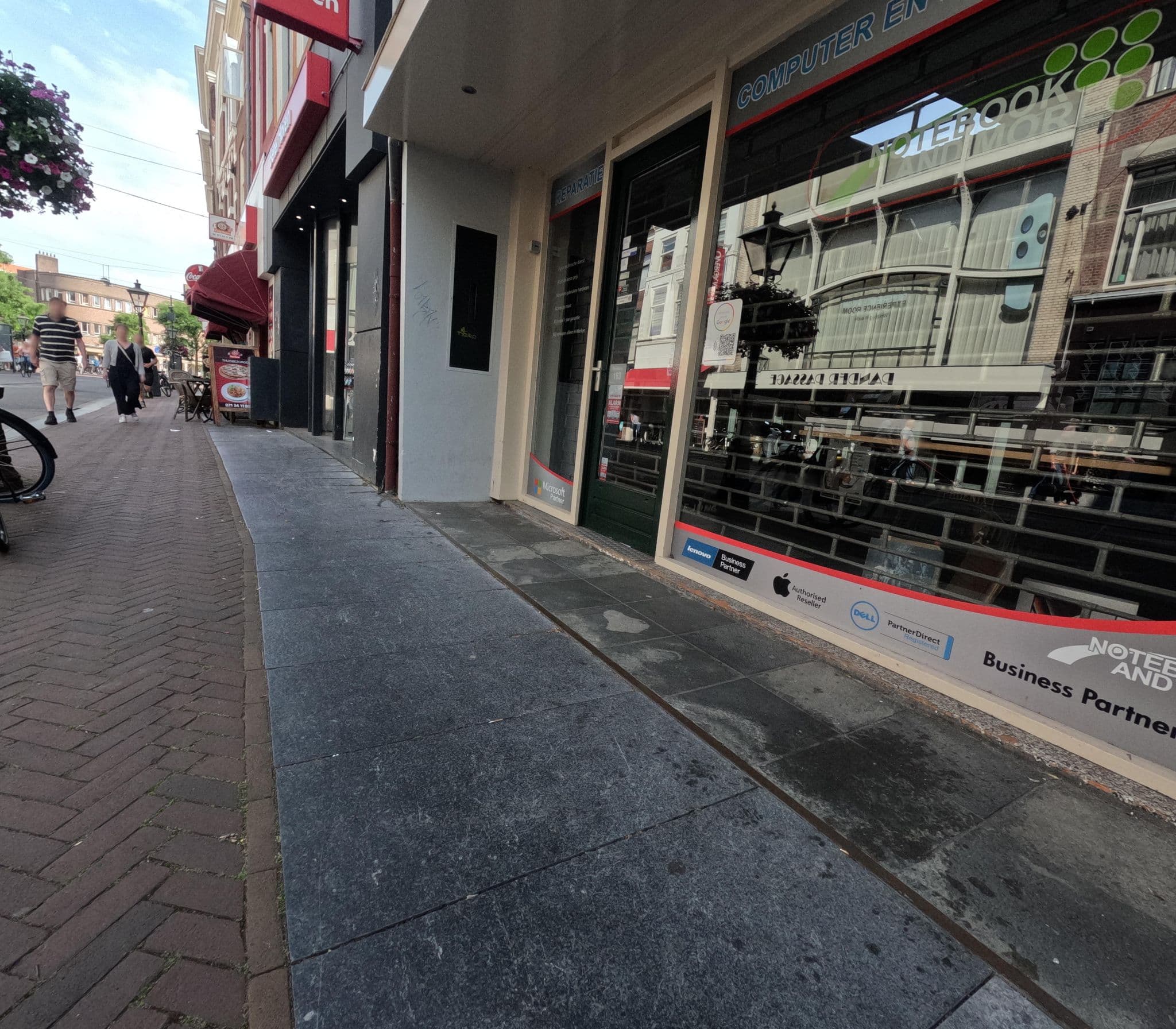 Street view near Steenhof Suites, Leiden — © chuck (CC BY-SA · Mapillary)