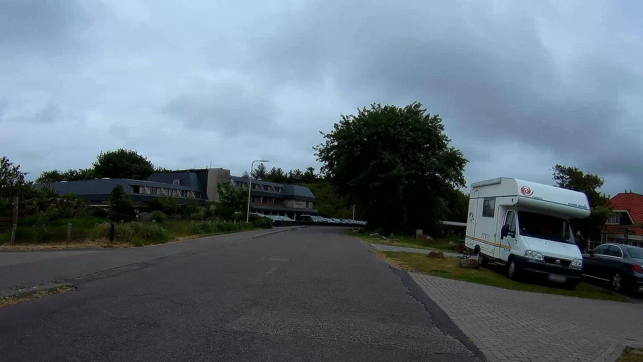 Street view near Hotel Tatenhove, De Koog — © micmin1972 (CC BY-SA · Mapillary)