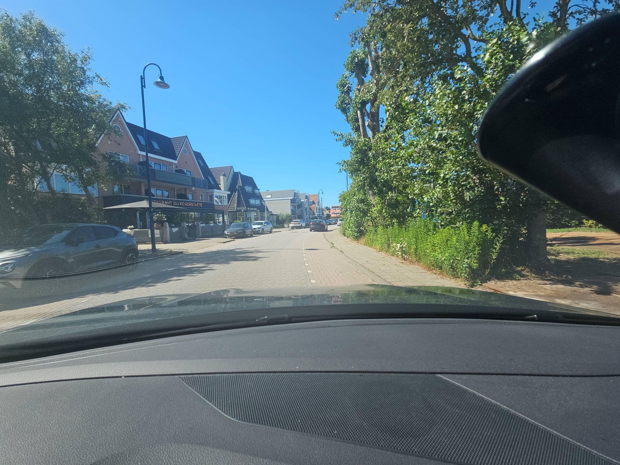 Street view near De Zwaluw, De Koog — © toho (CC BY-SA · Mapillary)