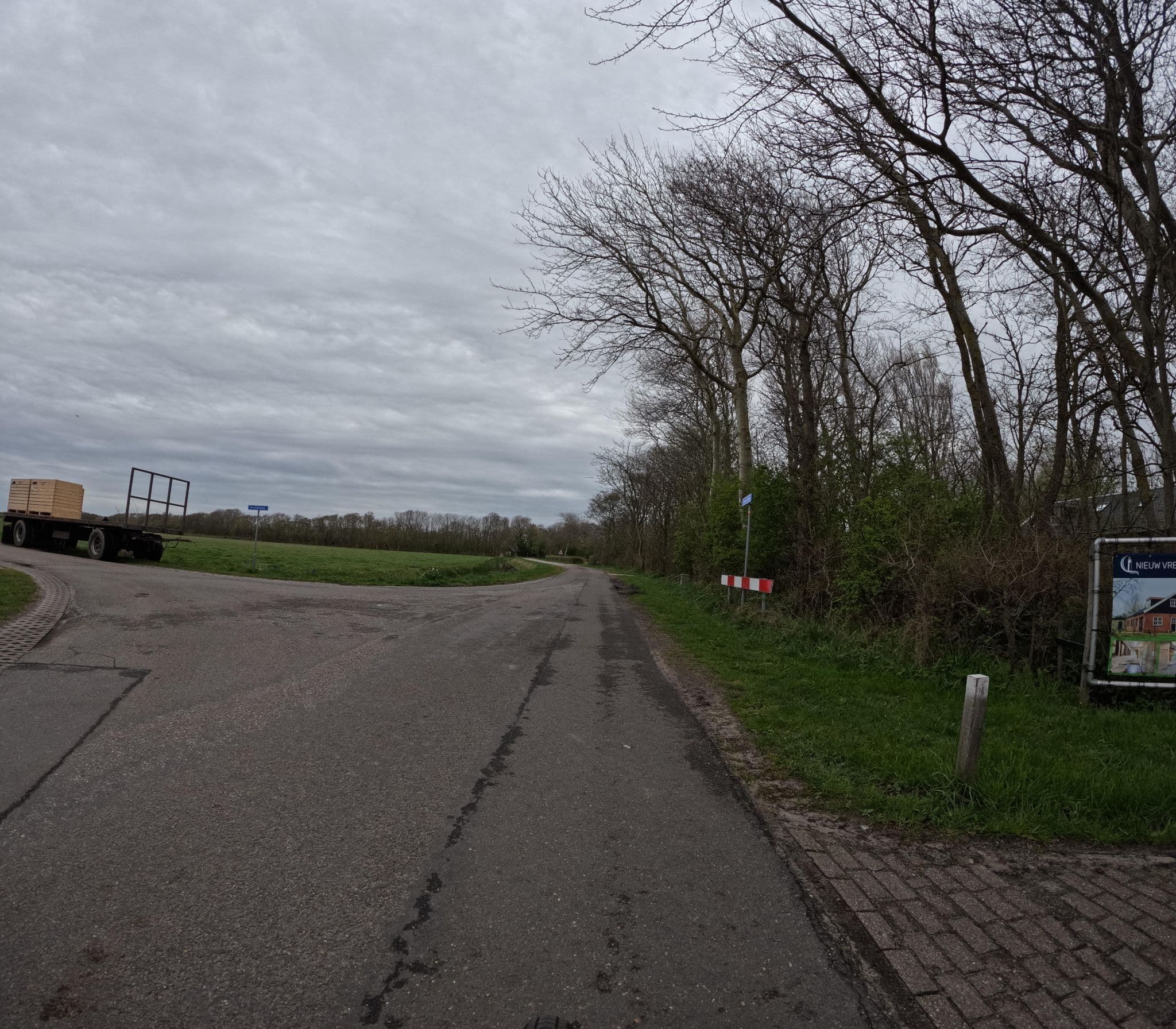 Street view near Recreatiehoeve Nieuw Vredestein, De Koog — © geim (CC BY-SA · Mapillary)