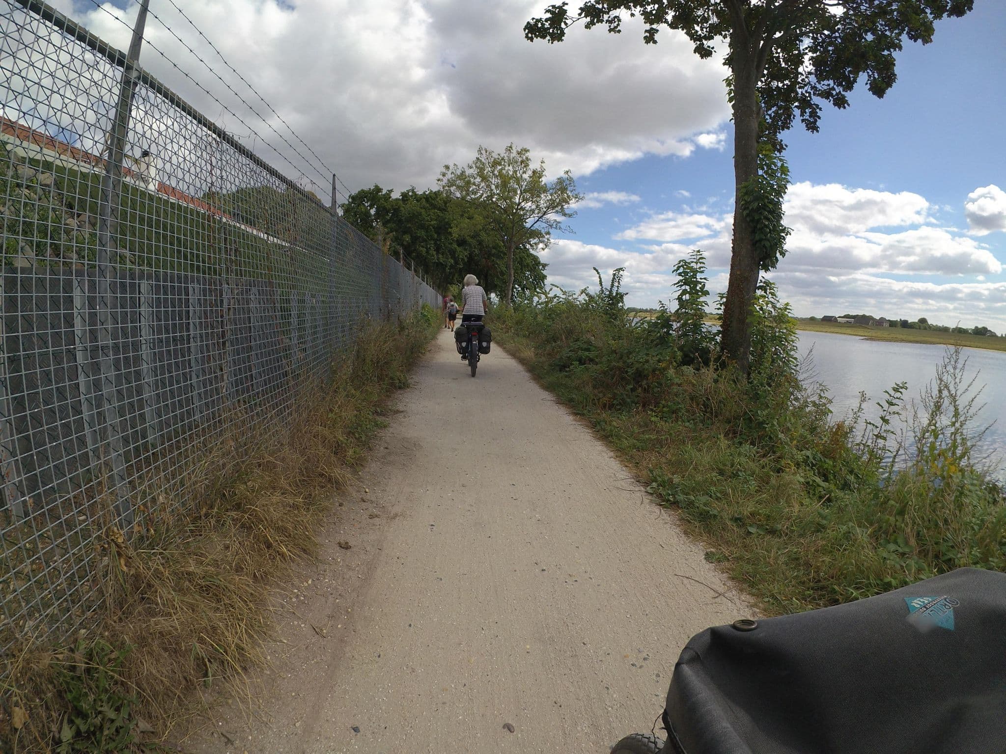 Street view near Bed and Breakfast Trouwborst, Rhenen — © marczoutendijk (CC BY-SA · Mapillary)
