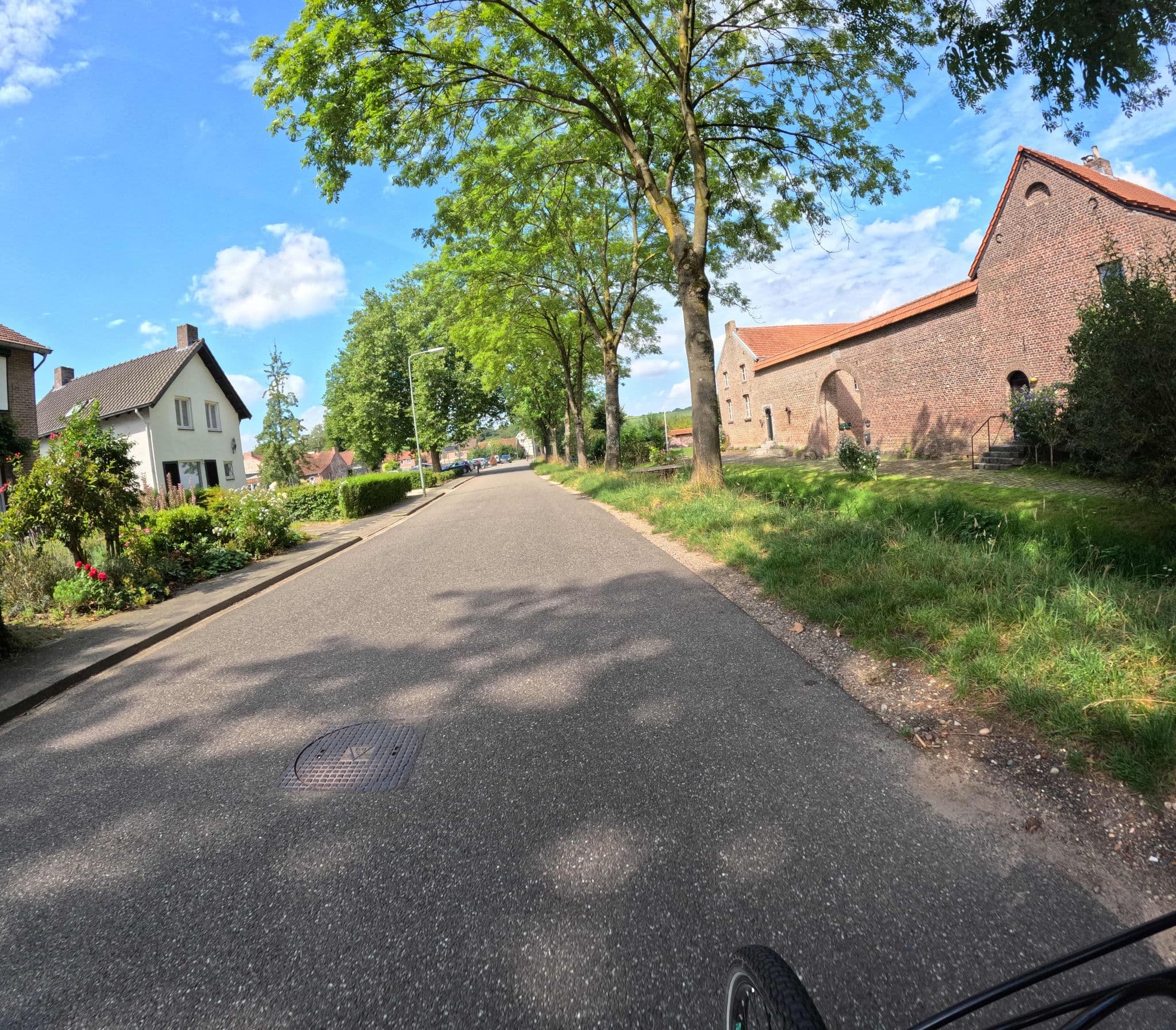 Street view near 't Wienhoes, Mechelen — © madel (CC BY-SA · Mapillary)