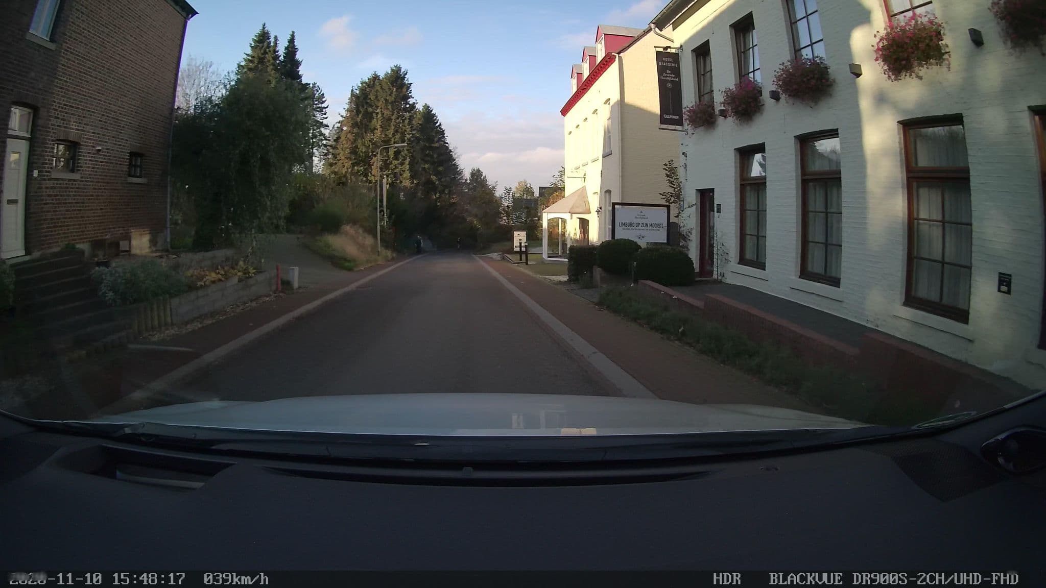 Street view near Hotel de Zevende Heerlijkheid, Banholt — © madel (CC BY-SA · Mapillary)