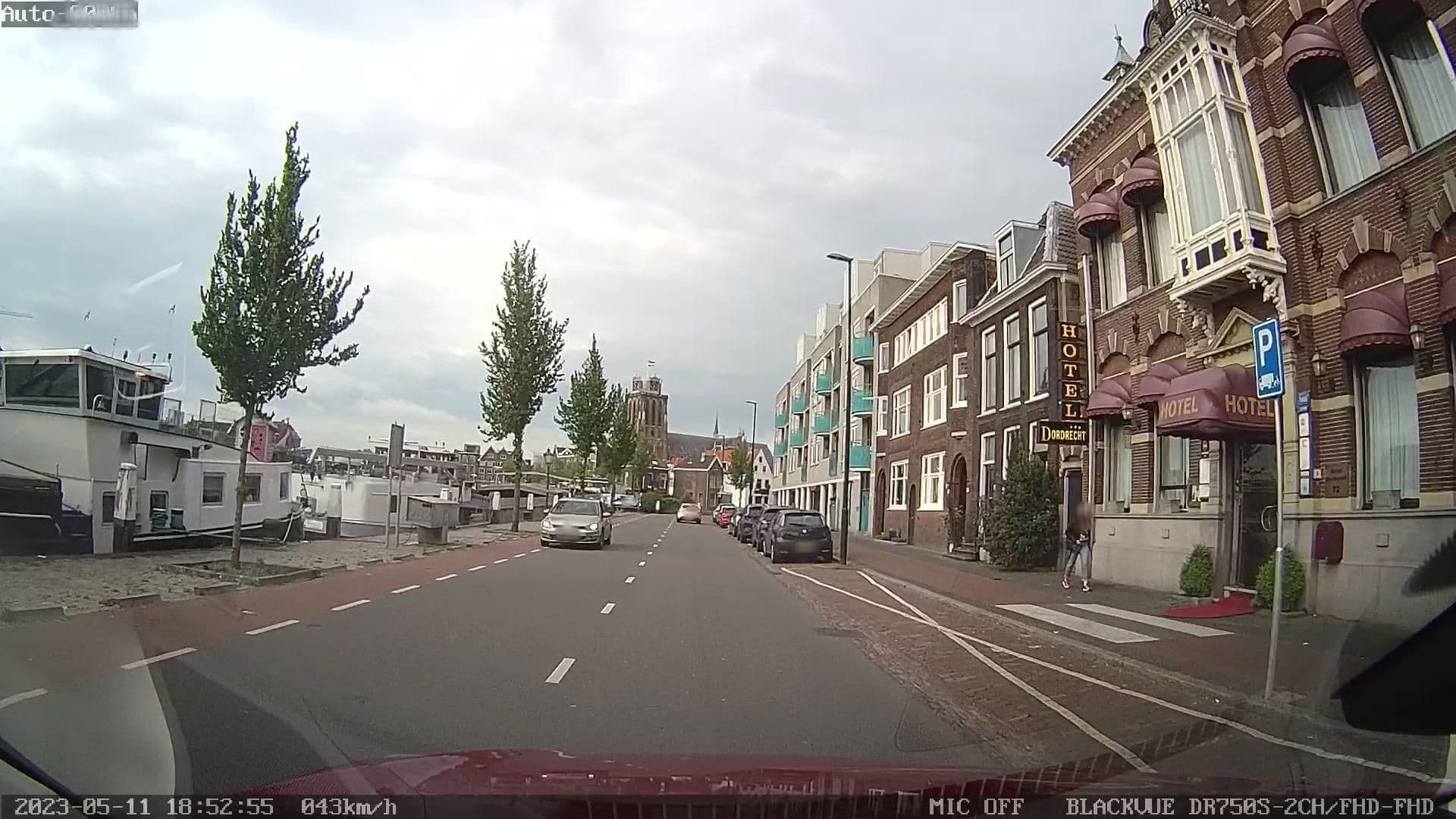Street view near Hotel Dordrecht, Dordrecht — © rdnnk (CC BY-SA · Mapillary)
