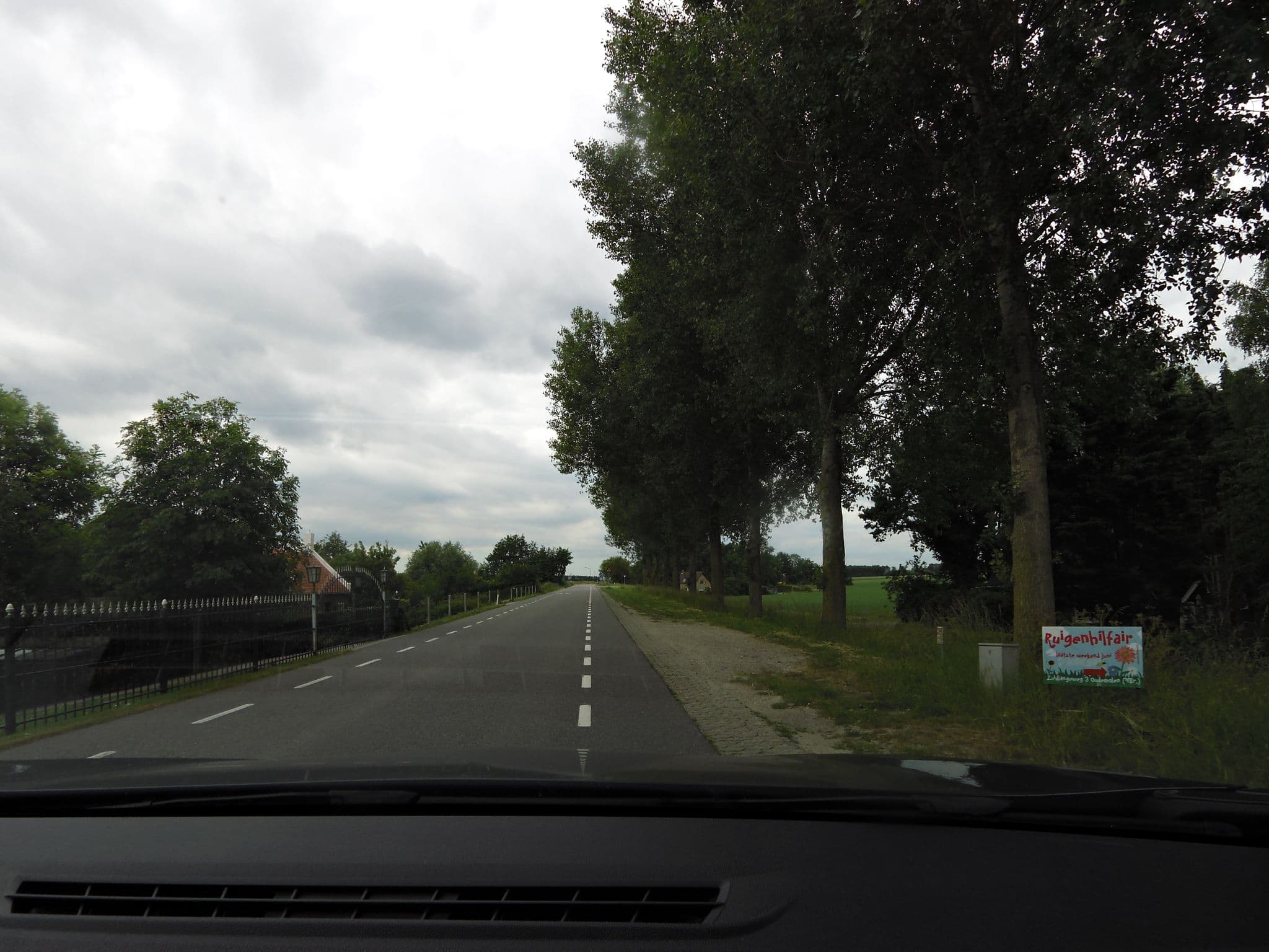 Street view near Camping Ruigenhil, Fijnaart — © sander_h (CC BY-SA · Mapillary)