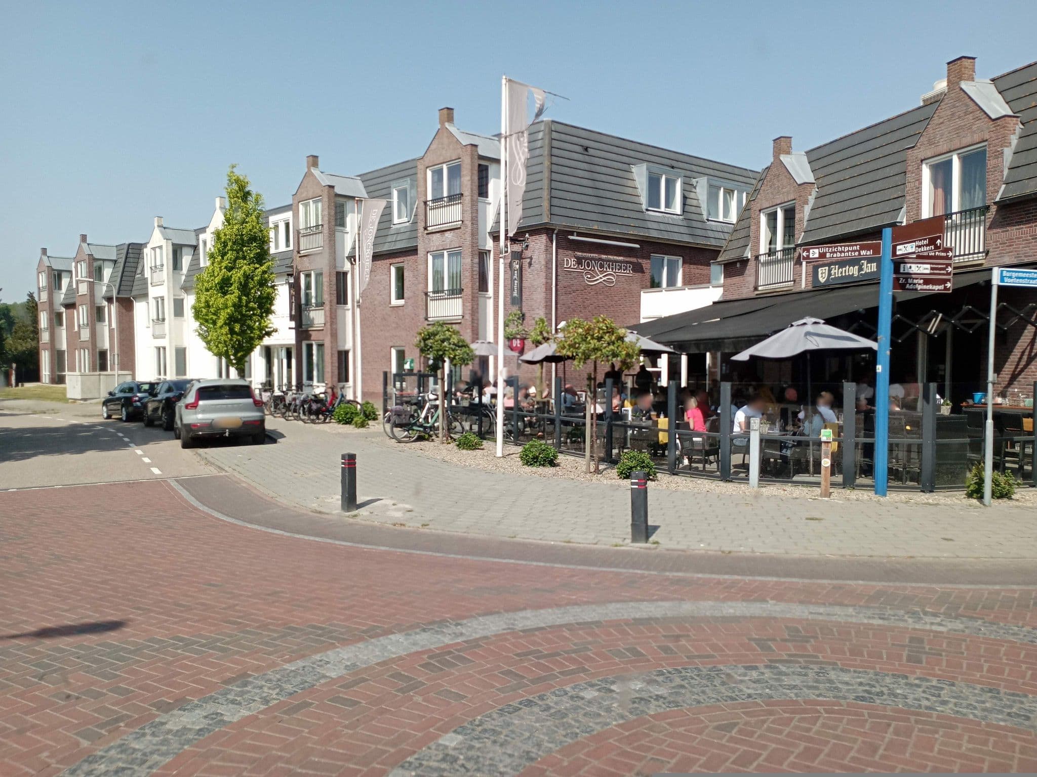 Street view near Grenshotel De Jonckheer, Ossendrecht — © atze02 (CC BY-SA · Mapillary)