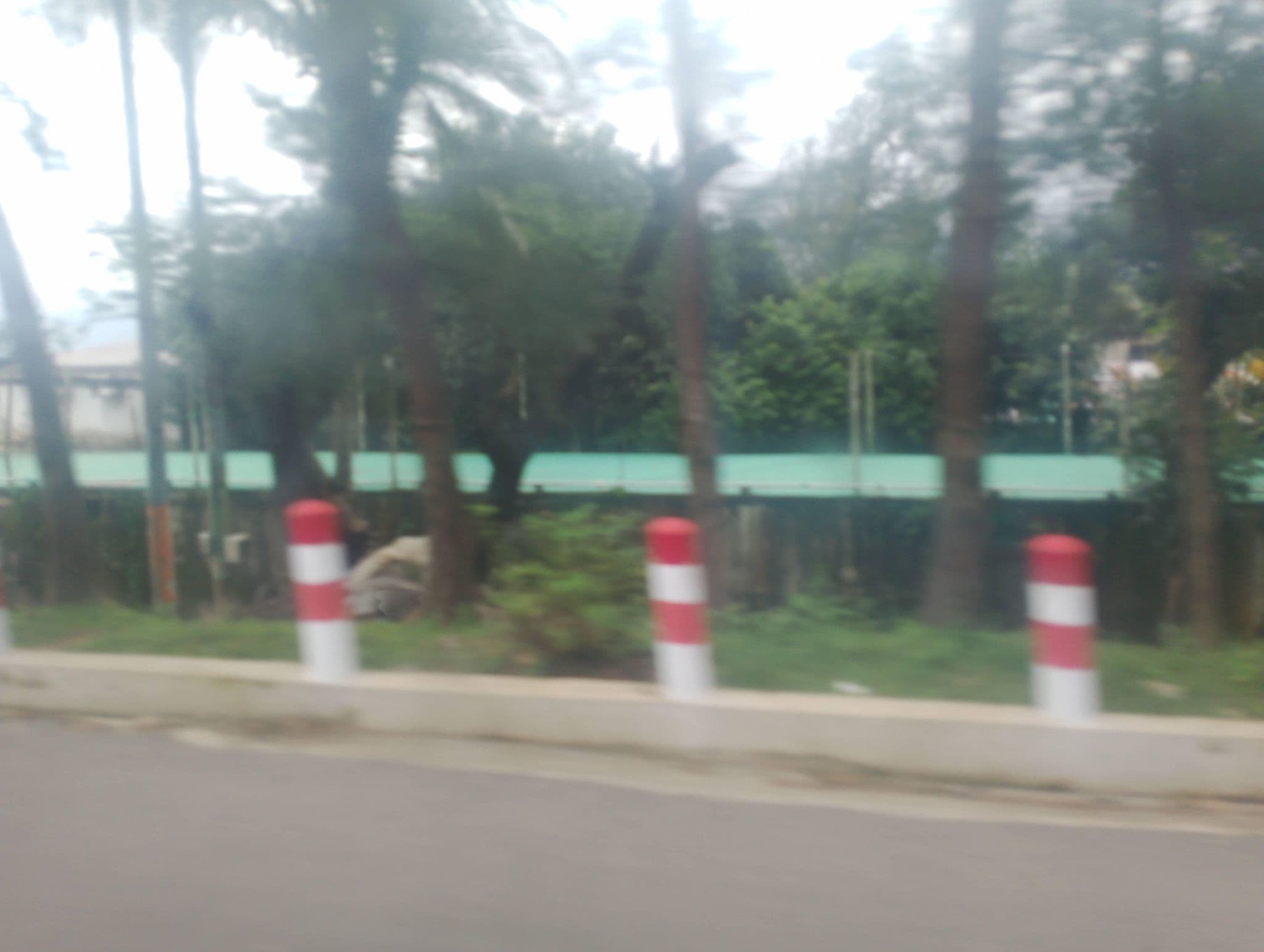 Street view near Himchari Holiday Inn, Cox’s Bāzār — © shuvokumarc (CC BY-SA · Mapillary)