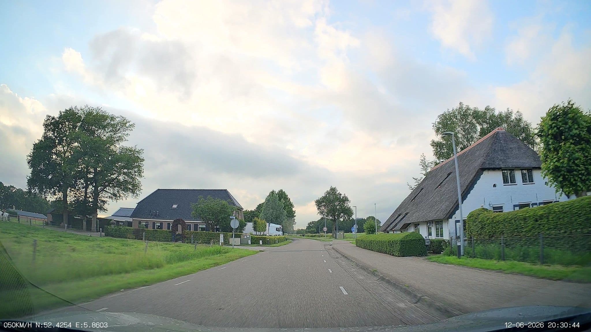 Street view near Bloemenboerderij Aperloo, t Harde — © thewizard (CC BY-SA · Mapillary)